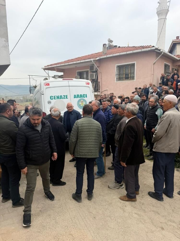 Manisada Eski Baskan Hasan Gulcan Son Yolculuguna Ugurlandi (2)