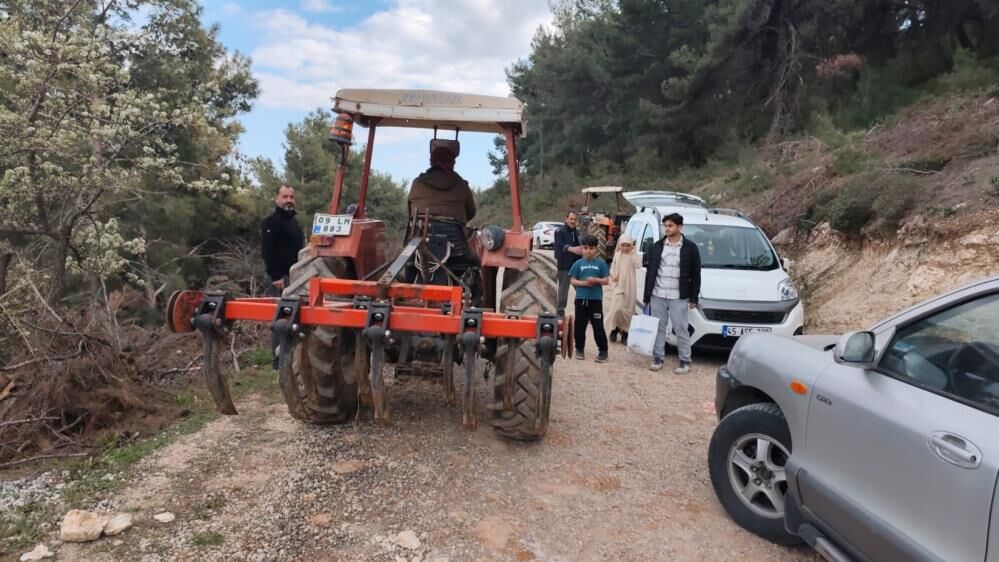 Manisada Heyelan Ulasimi Felc Etti Yol 3 Aydir Kapali Vatandas Magdur (5)