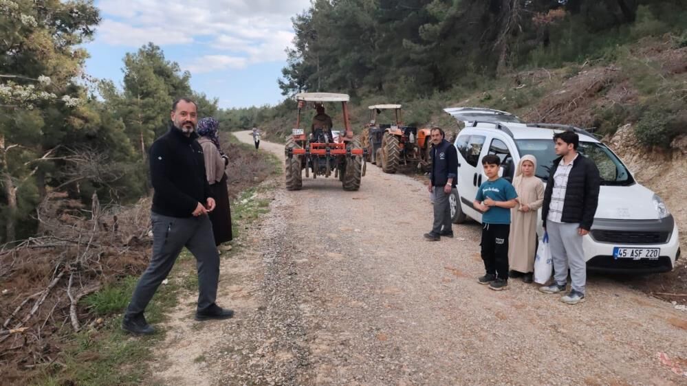 Manisada Heyelan Ulasimi Felc Etti Yol 3 Aydir Kapali Vatandas Magdur (6)