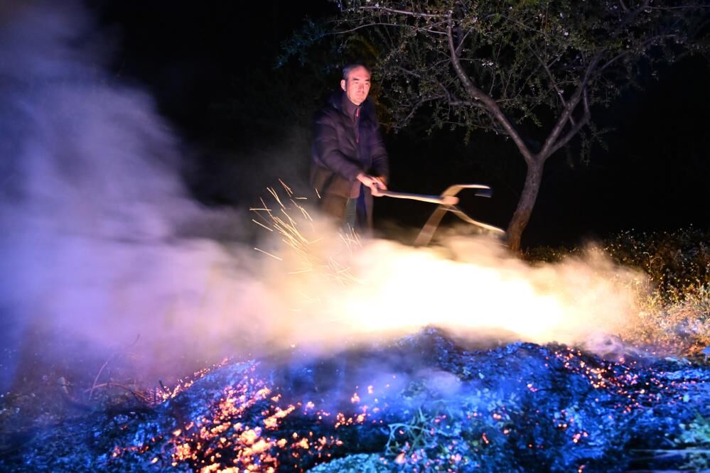 Manisada Zirai Don Alarmi Ureticiler Gece Boyunca Nobet Tuttu (2)