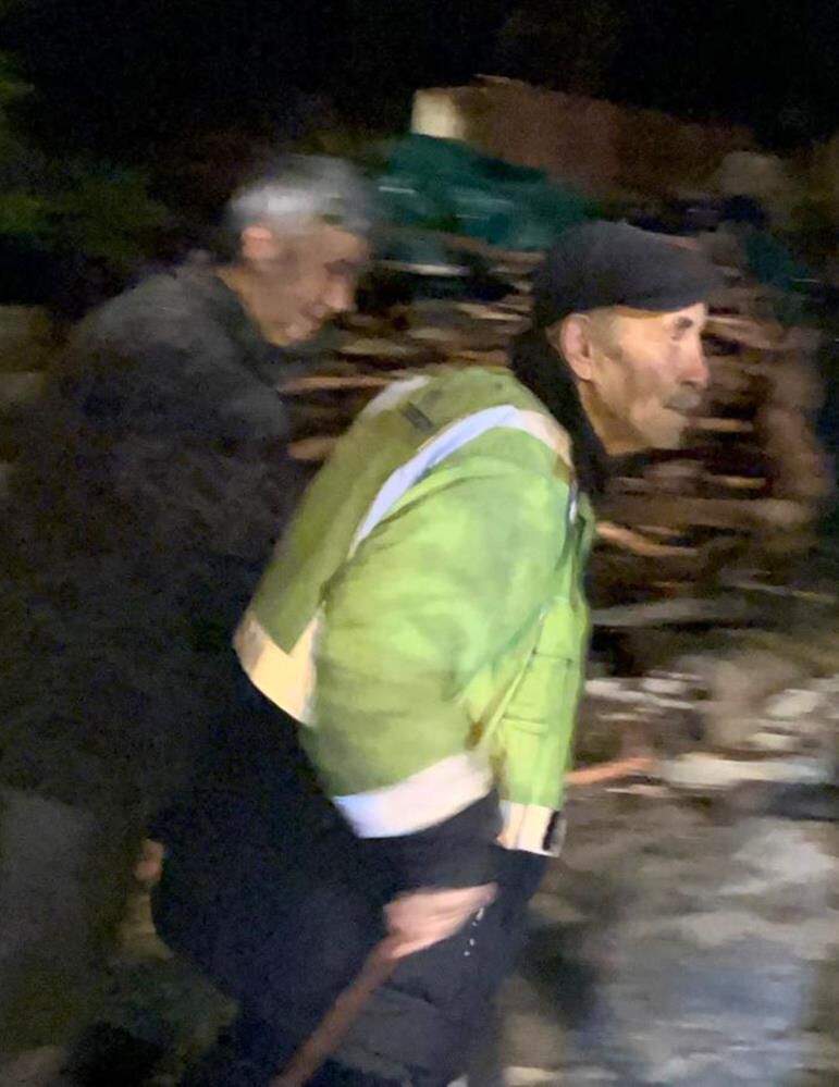 Mantar Toplamaya Gitti Sis Ve Yagmurda Kaybolmustu 80 Yasindaki Adamdan Sevindirici Ha (2)