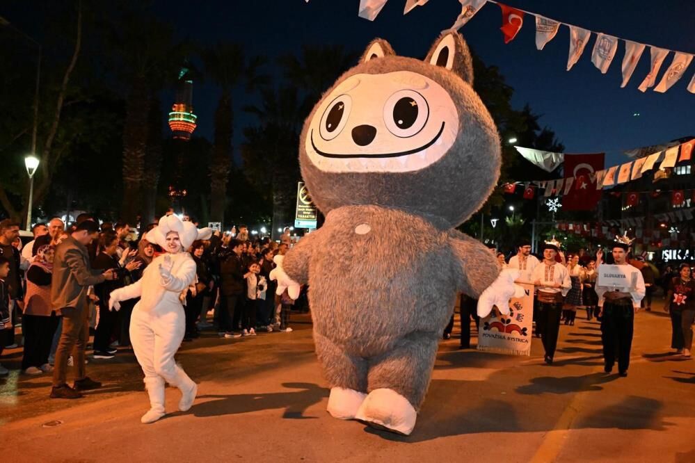 Mesir Festivali Korteji Gorsel Solene Donustu (3)