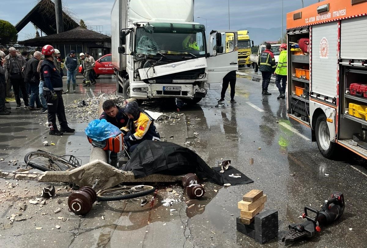 Olum Hic Beklenmedik Anda Geldi Talihsiz Bisikletli Kurtarilamadi (4)