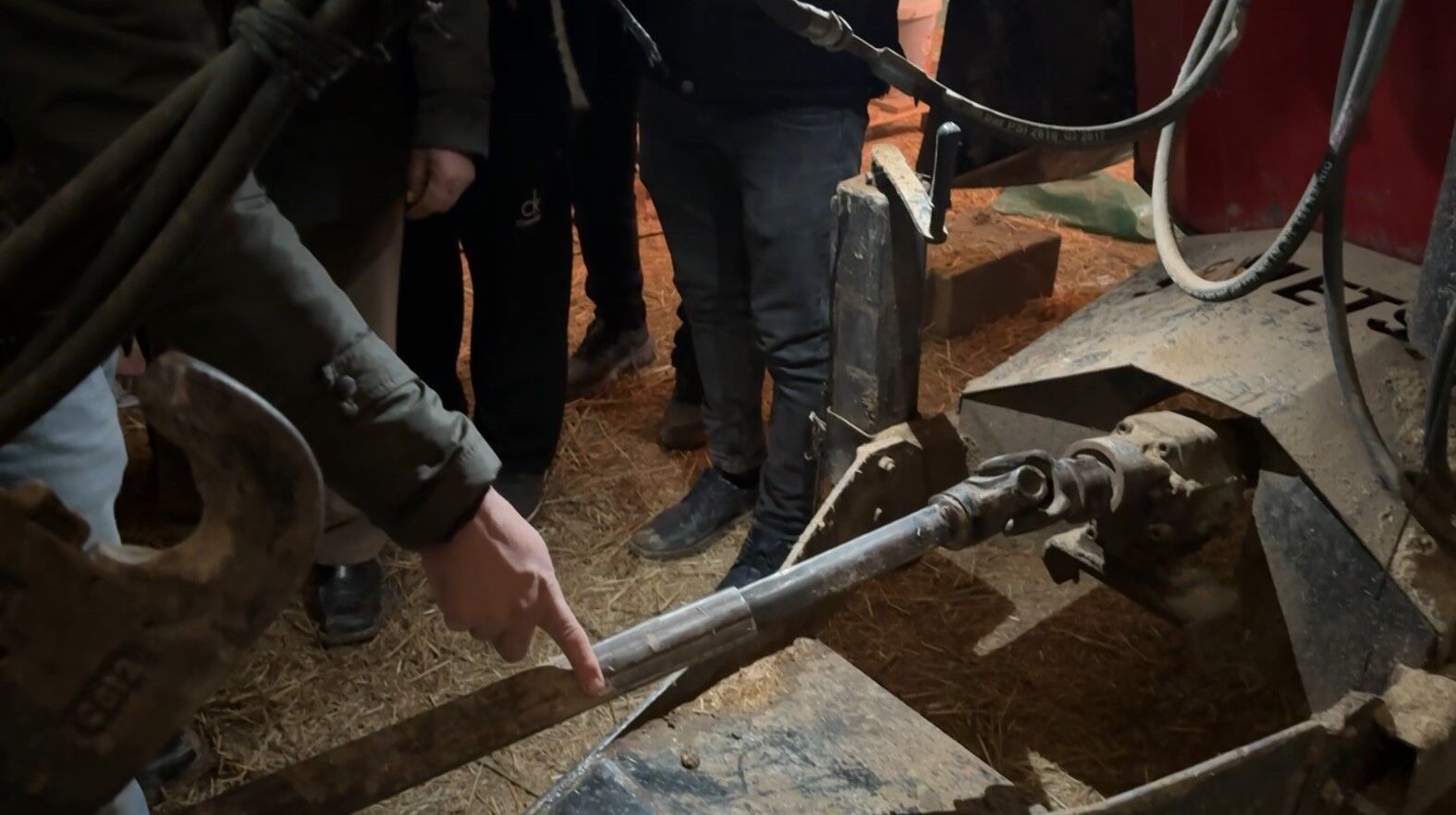 Oyun Oynarken Ecel Kapisini Caldi Acili Babanin Feryatlari Yurekleri Dagladi (4)