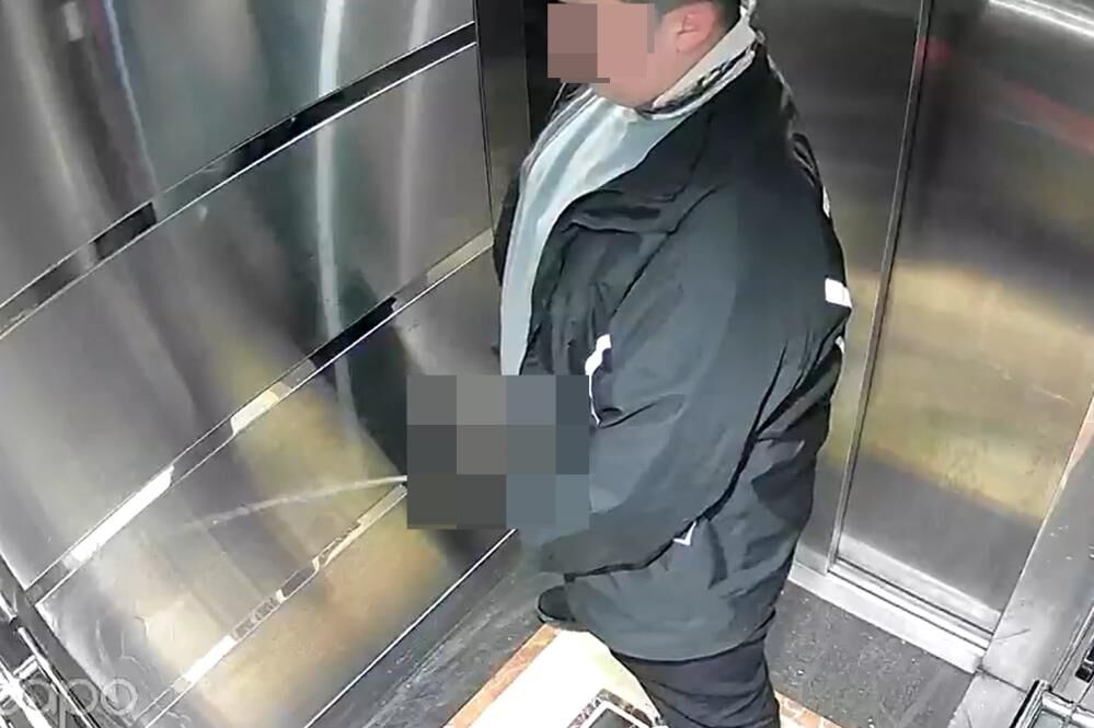 Pes Dedirten Olay Kurye Pizzayi Yedi Asansore Tuvaletini Yapti (4)