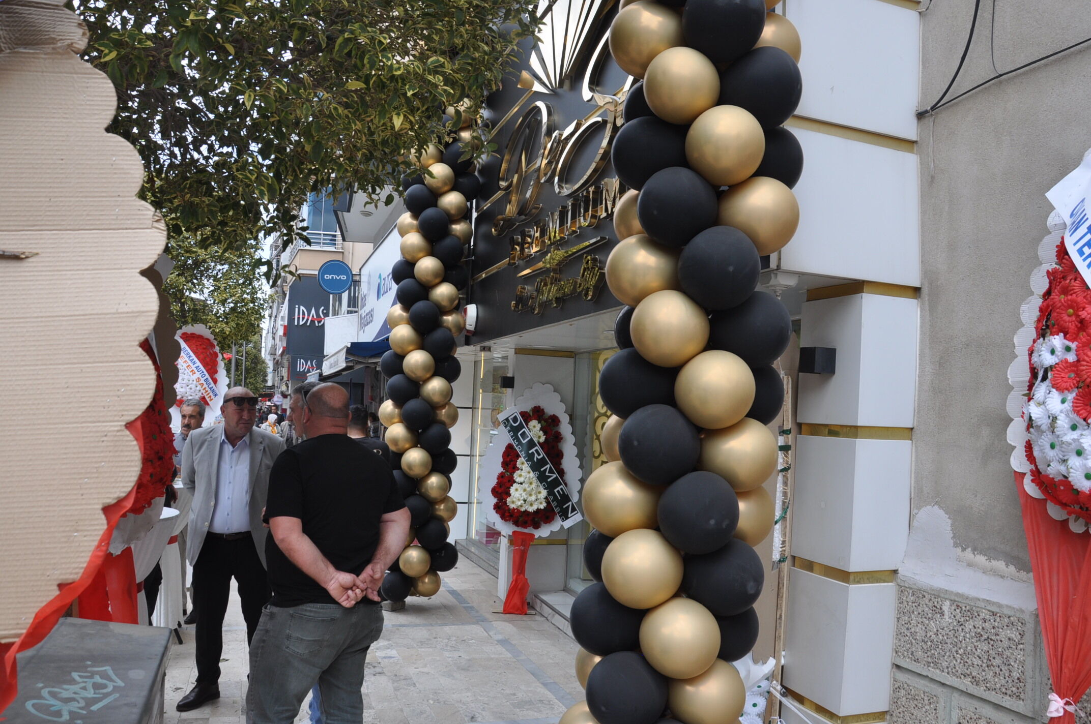 Salihlide De Sa Premium Giyim Magazasi Acildi (12)