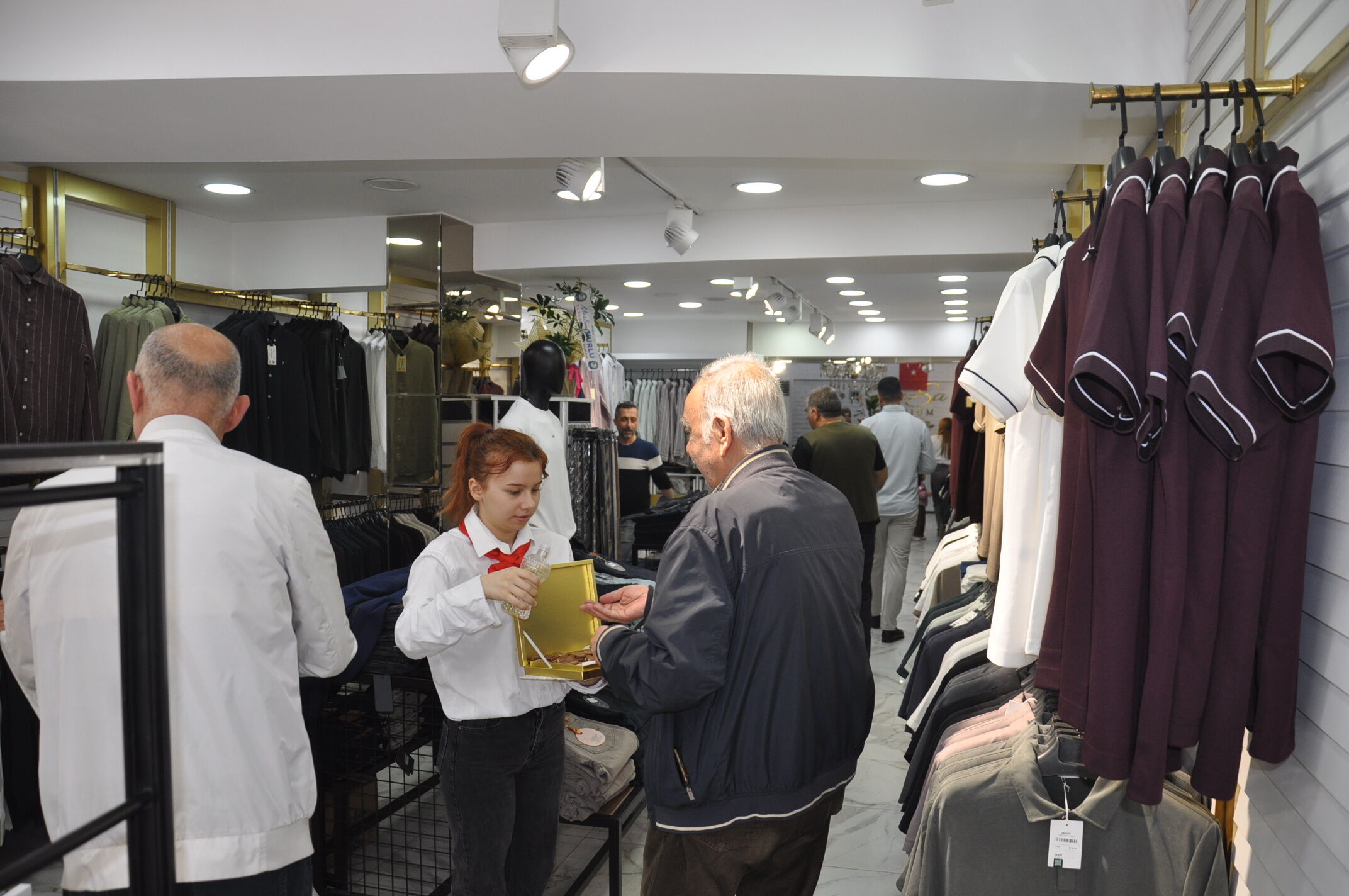 Salihlide De Sa Premium Giyim Magazasi Acildi (23)