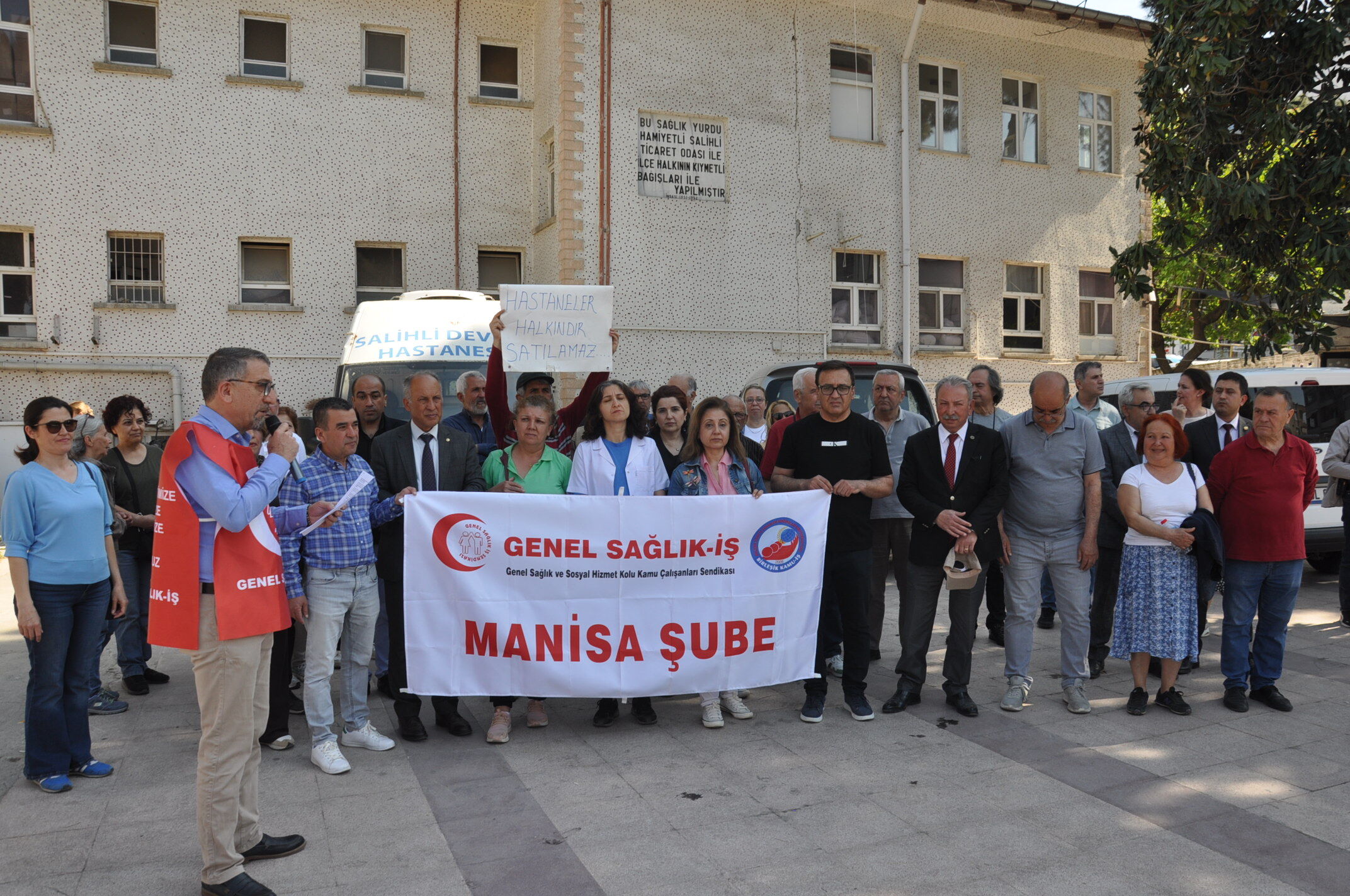 Salihlide Hastane Arazisinin Ozellestirmesine Tepki Buyuyor (4)