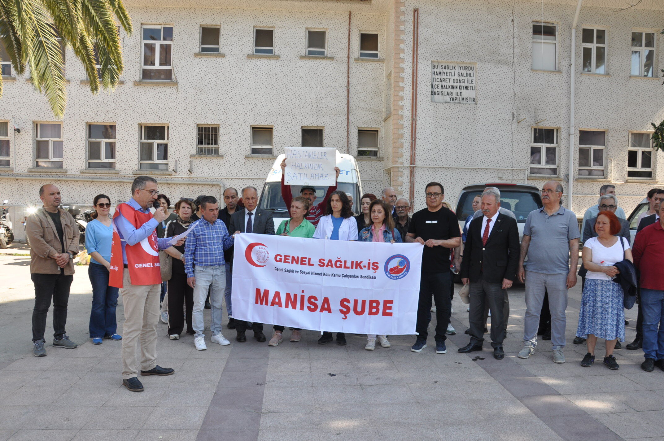 Salihlide Hastane Arazisinin Ozellestirmesine Tepki Buyuyor (5)