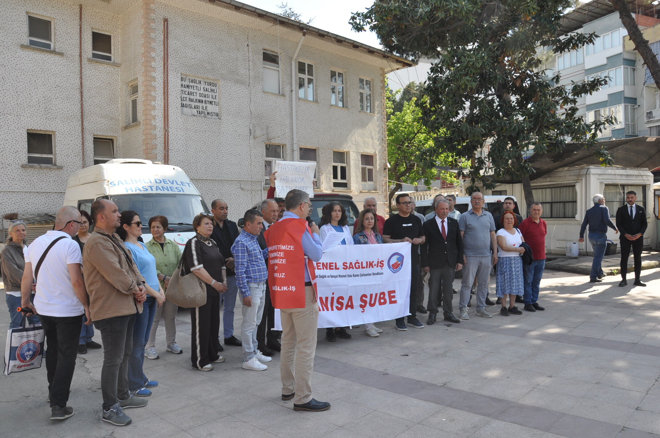 Salihlide Hastane Arazisinin Ozellestirmesine Tepki Buyuyor (6)