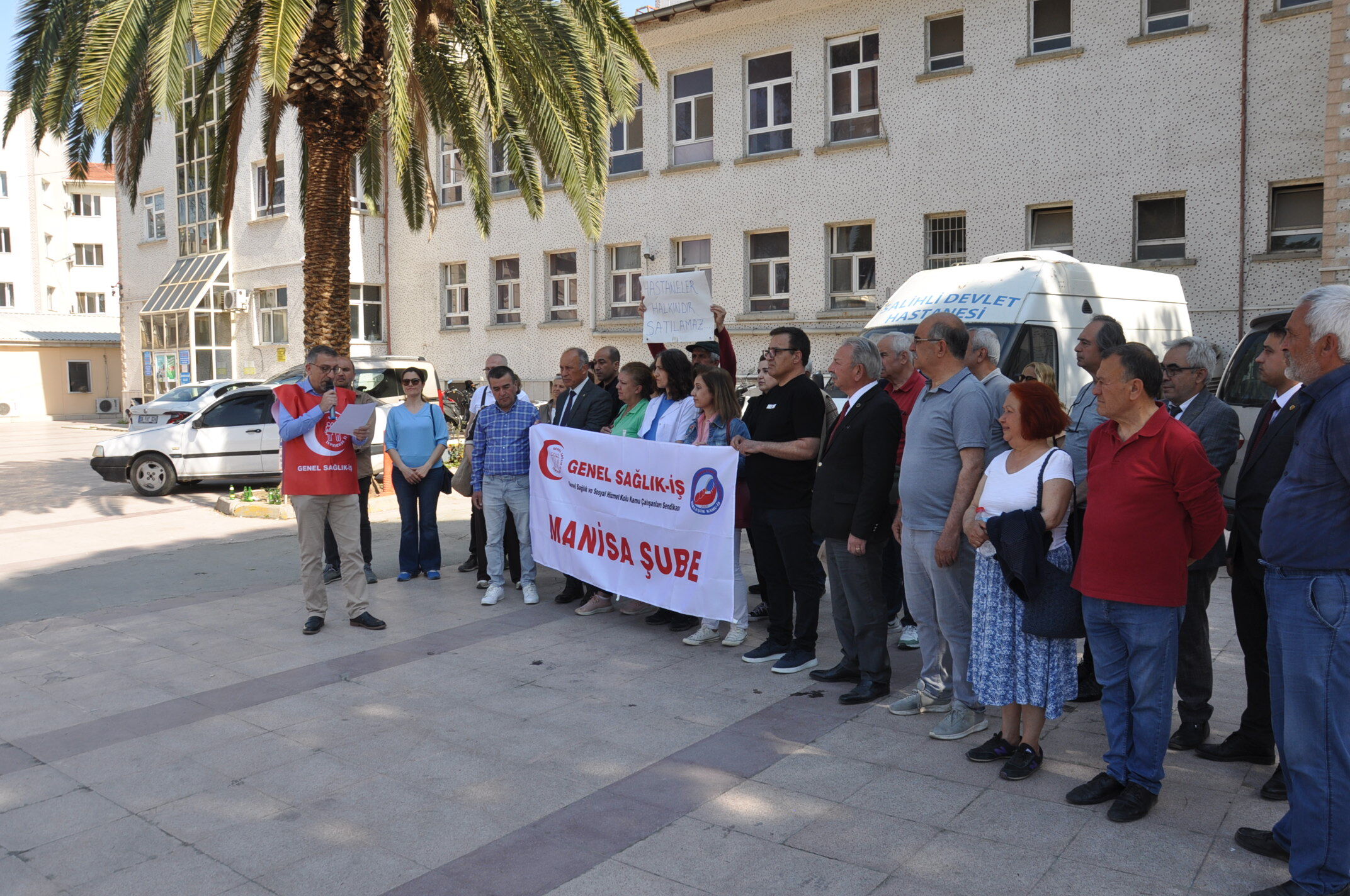 Salihlide Hastane Arazisinin Ozellestirmesine Tepki Buyuyor (7)