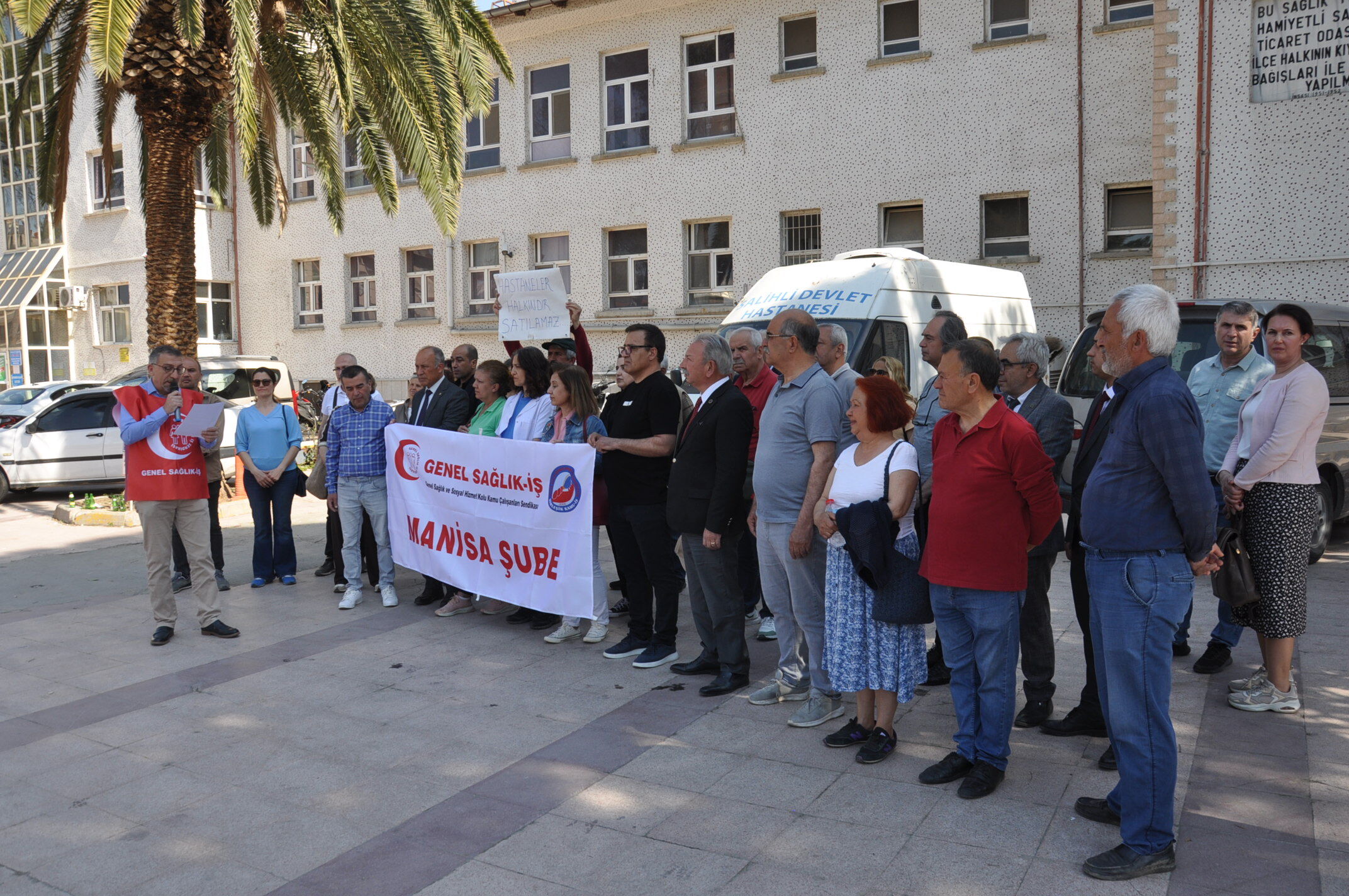 Salihlide Hastane Arazisinin Ozellestirmesine Tepki Buyuyor (8)