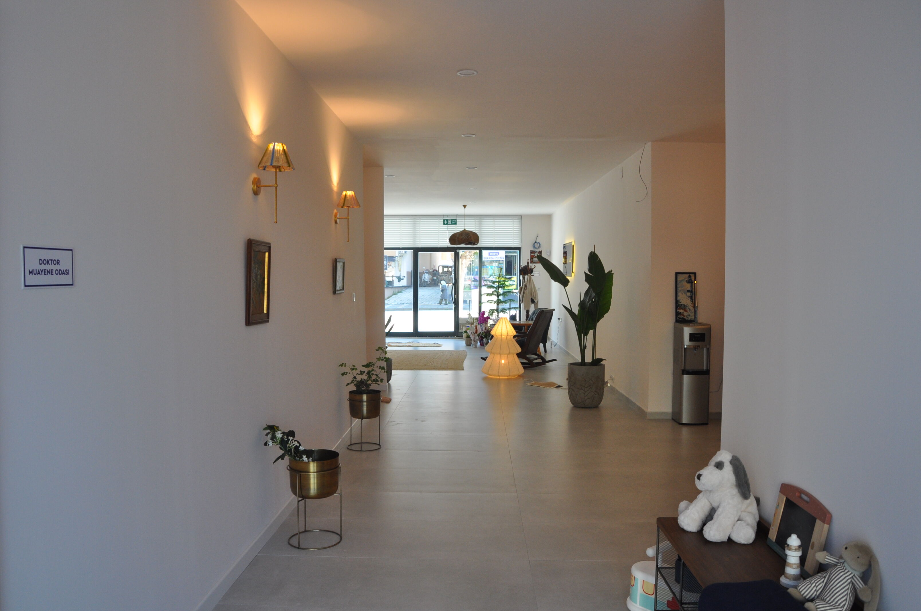 Salihli’de Kadın Sağlığına Yeni Bir Dokunuş Op. Dr. Kevser Polater Kliniğini Açtı (11)