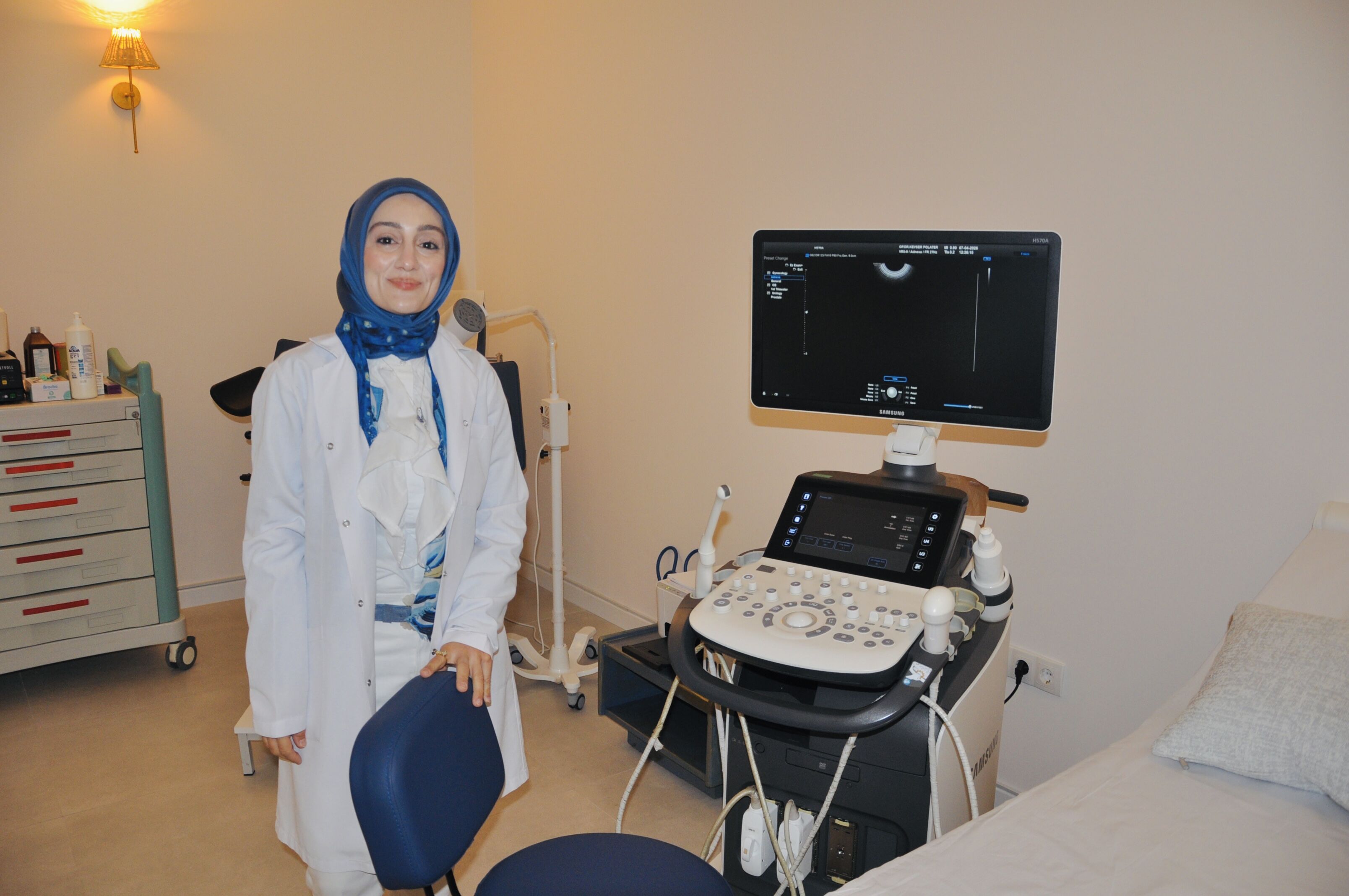 Salihli’de Kadın Sağlığına Yeni Bir Dokunuş Op. Dr. Kevser Polater Kliniğini Açtı (12)