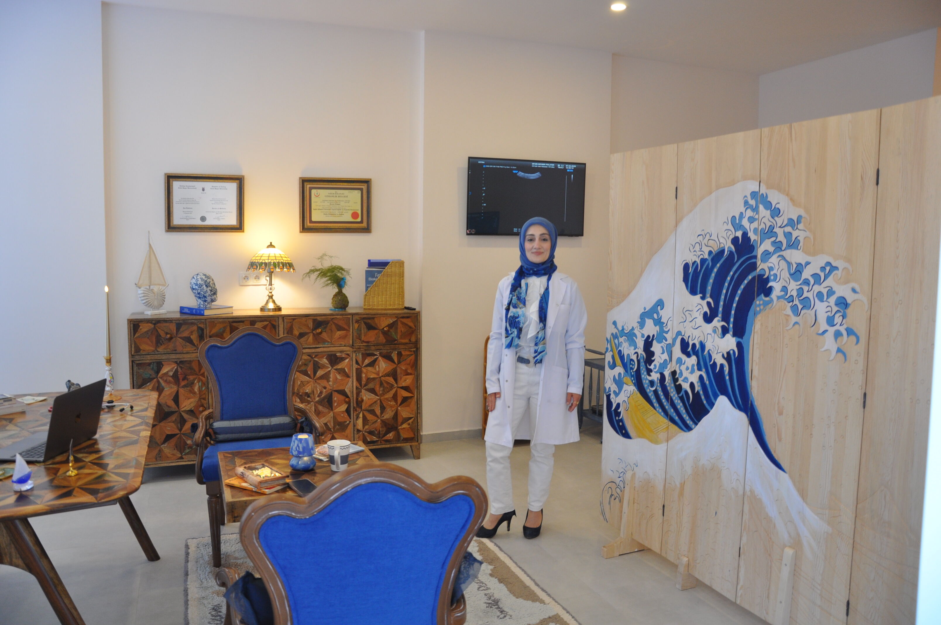 Salihli’de Kadın Sağlığına Yeni Bir Dokunuş Op. Dr. Kevser Polater Kliniğini Açtı (16)