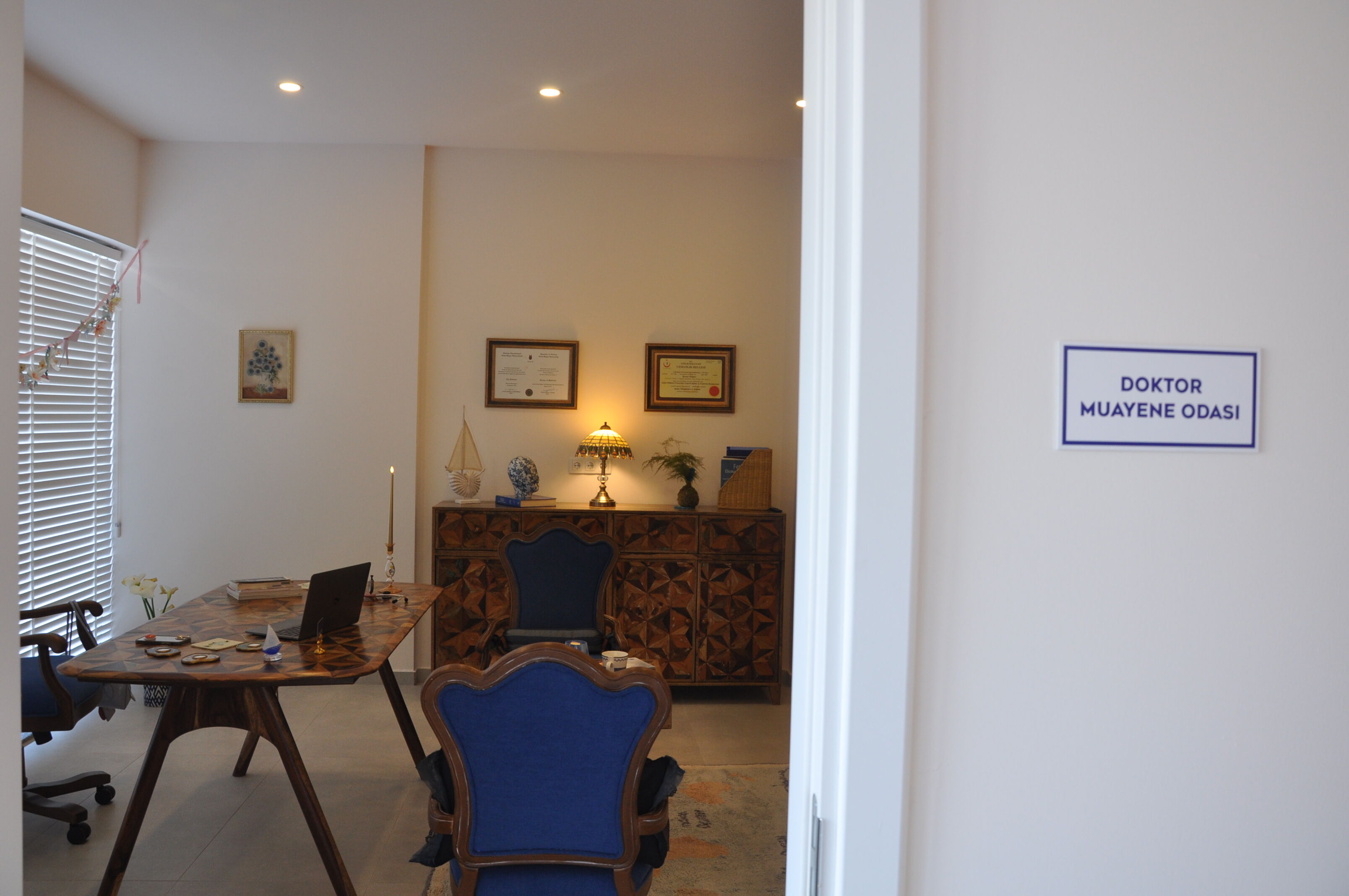 Salihli’de Kadın Sağlığına Yeni Bir Dokunuş Op. Dr. Kevser Polater Kliniğini Açtı (18)