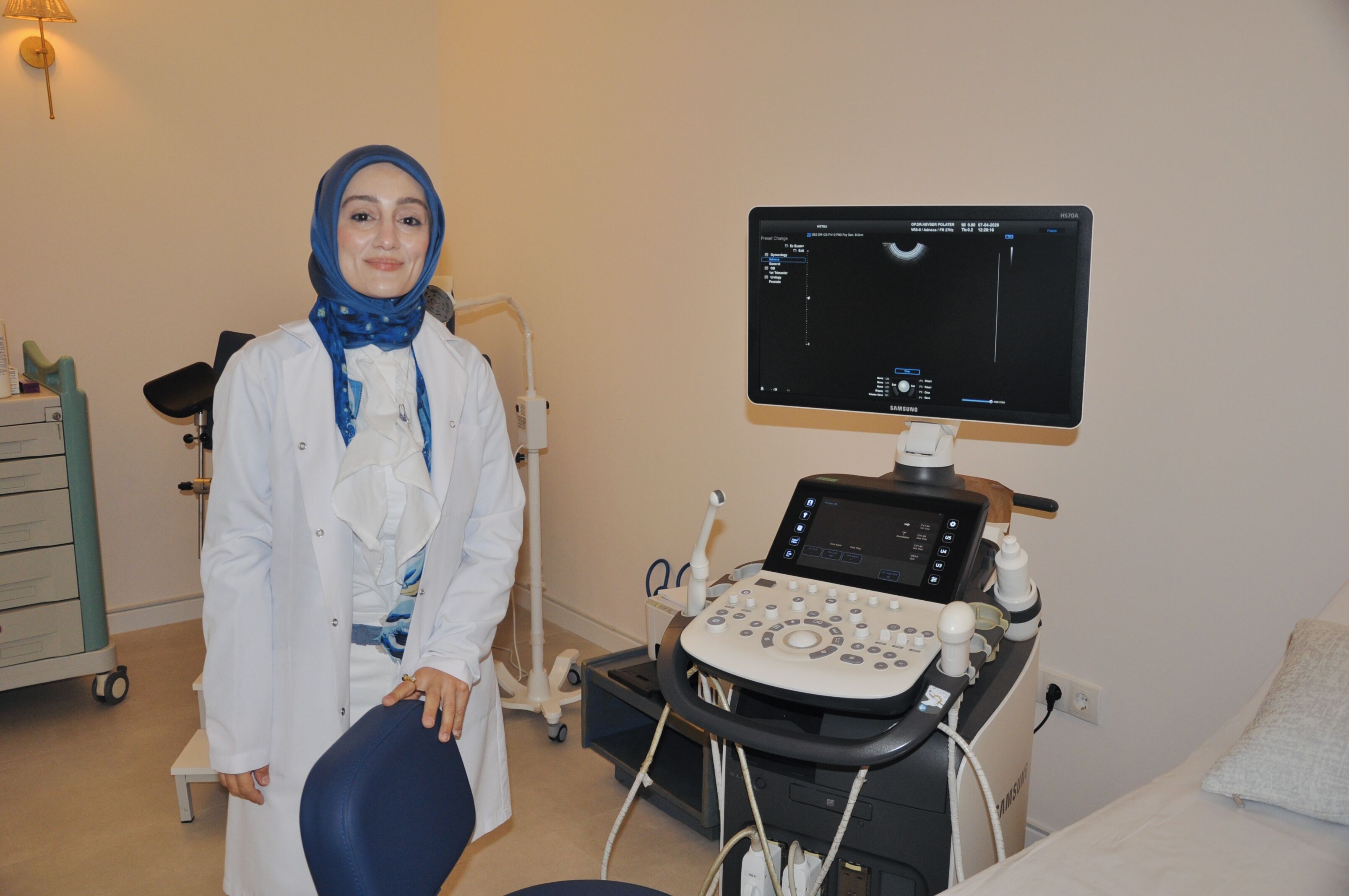 Salihli’de Kadın Sağlığına Yeni Bir Dokunuş Op. Dr. Kevser Polater Kliniğini Açtı (23)