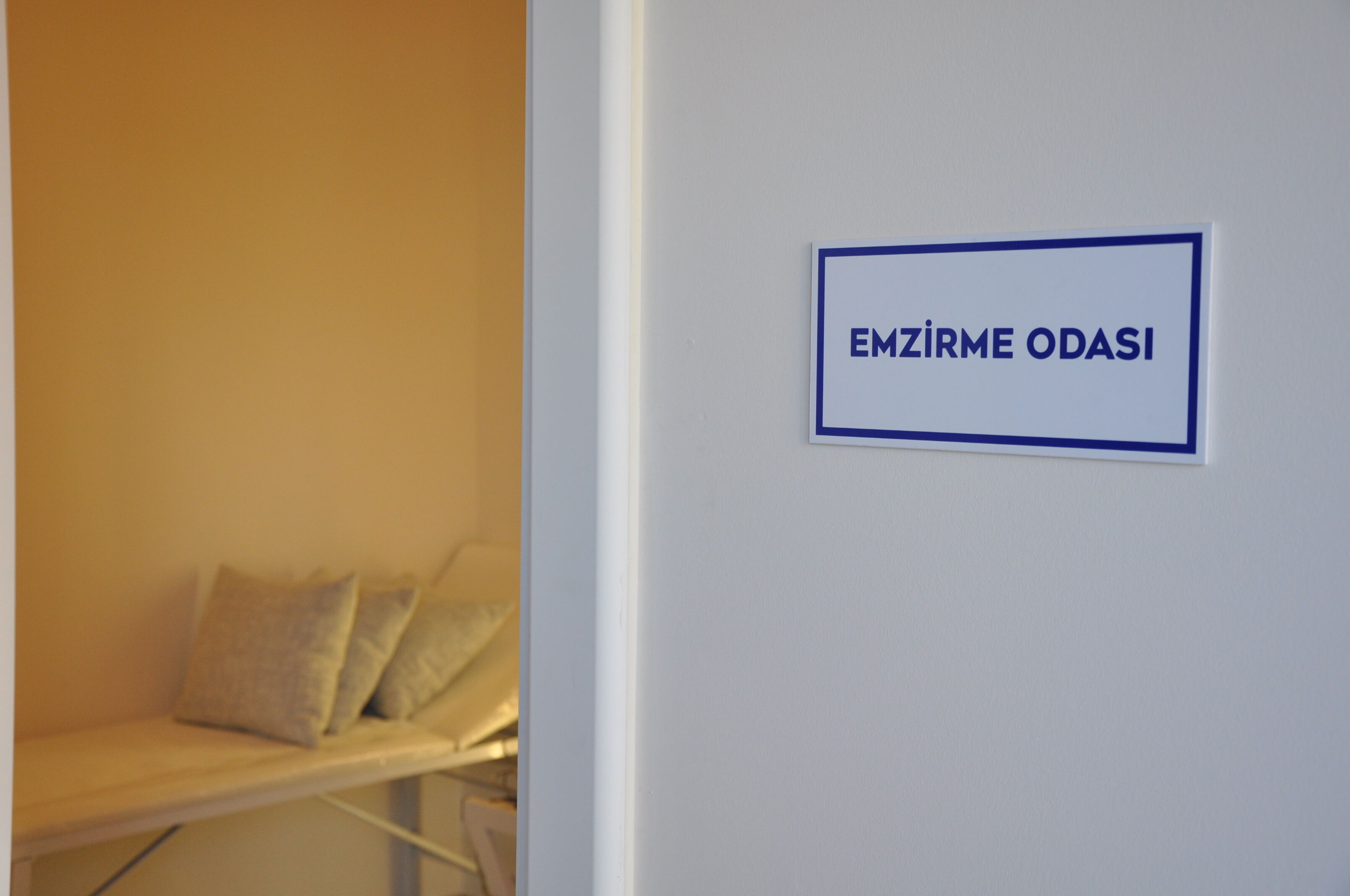 Salihli’de Kadın Sağlığına Yeni Bir Dokunuş Op. Dr. Kevser Polater Kliniğini Açtı (9)