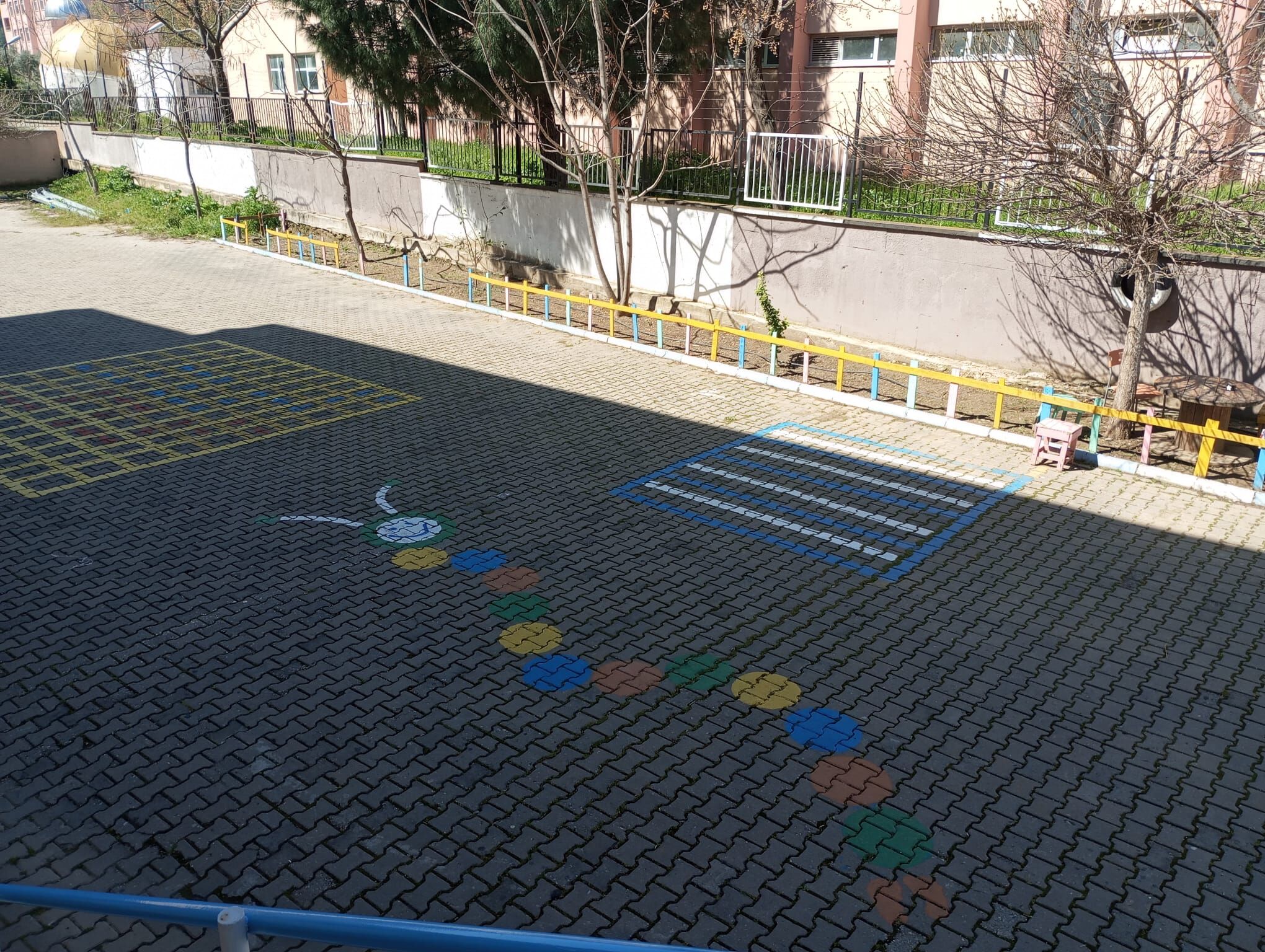 Salihlide Ozel Cocuklar Icin Yurek Burkan Talep Onlar Da Guvenle Oynasin (4)