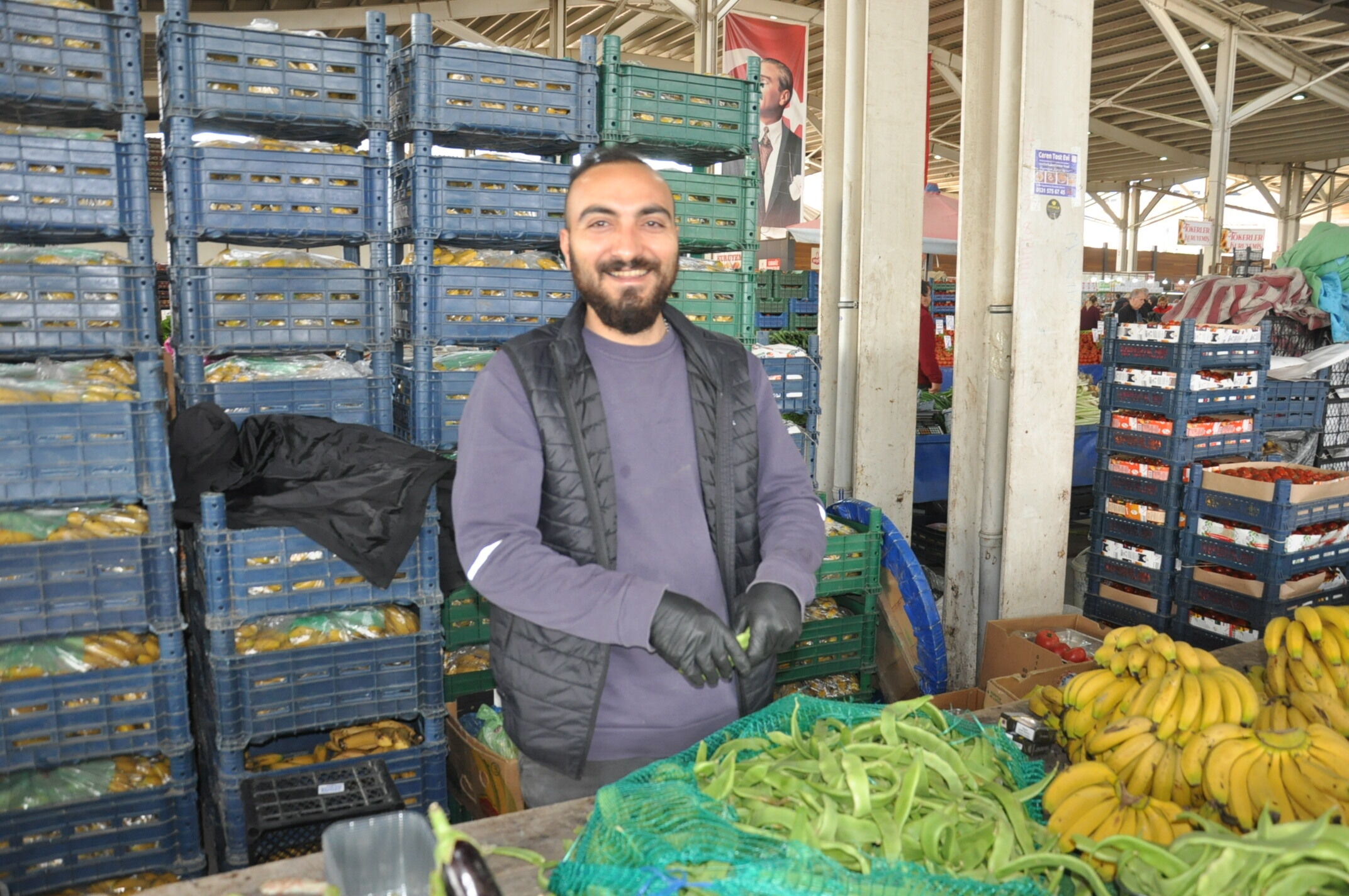 Salihlili Vatandaşların Her Hafta Ziyaret Ettiği Çarşamba Pazarı Her Zamanki Gibi Yine Bu Hafta Da Dualarla Birlikte Açıldı. Salihli Için Pazarı Dolaşıp Pazardaki Güncel Fiyatları Sizler Için Derledik. İşte ( (5)