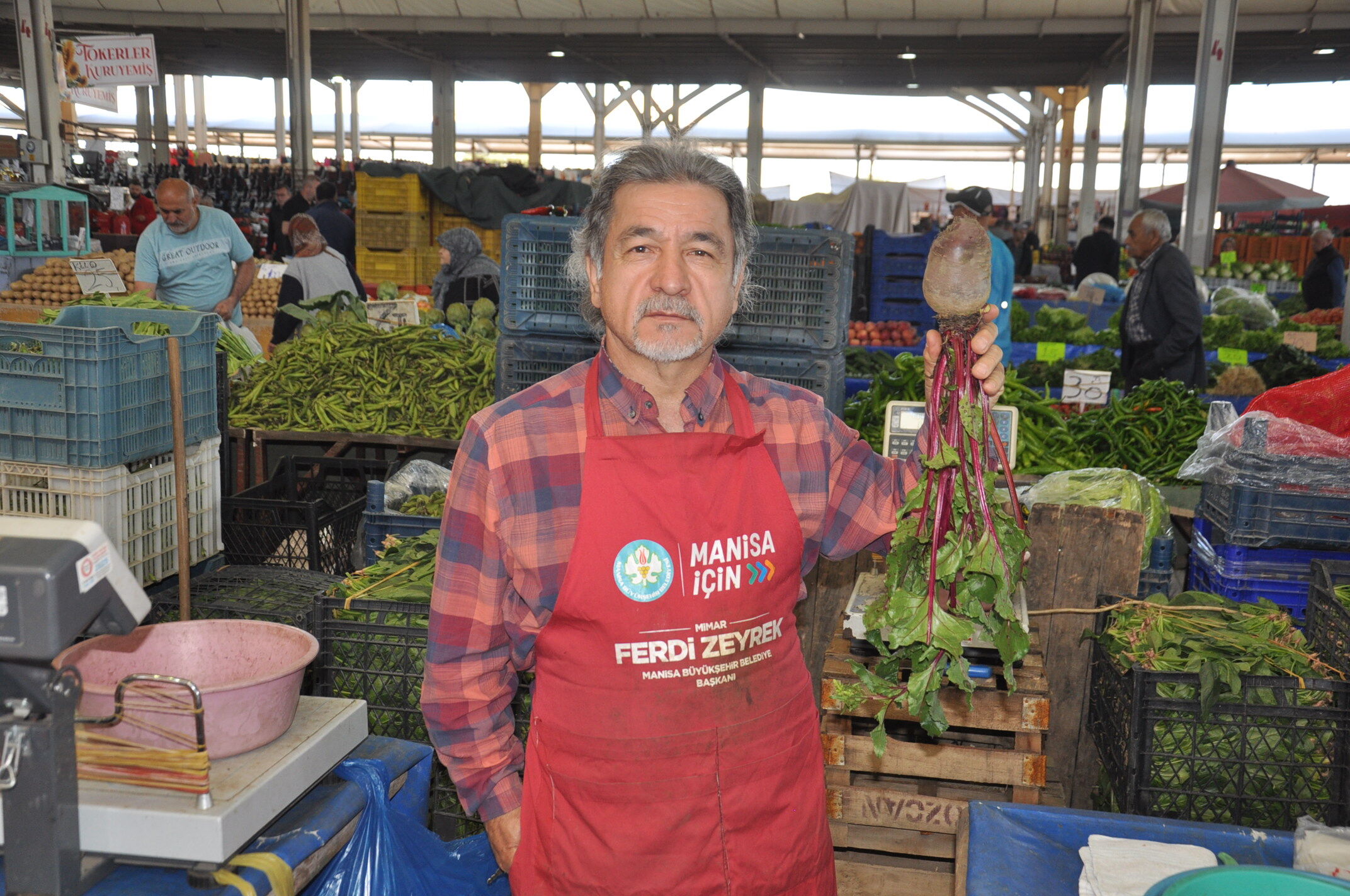 Salihlinin Carsamba Pazardaki Guncel Fiyatlar Seftali Ve Kiraz Tezgahta (1)