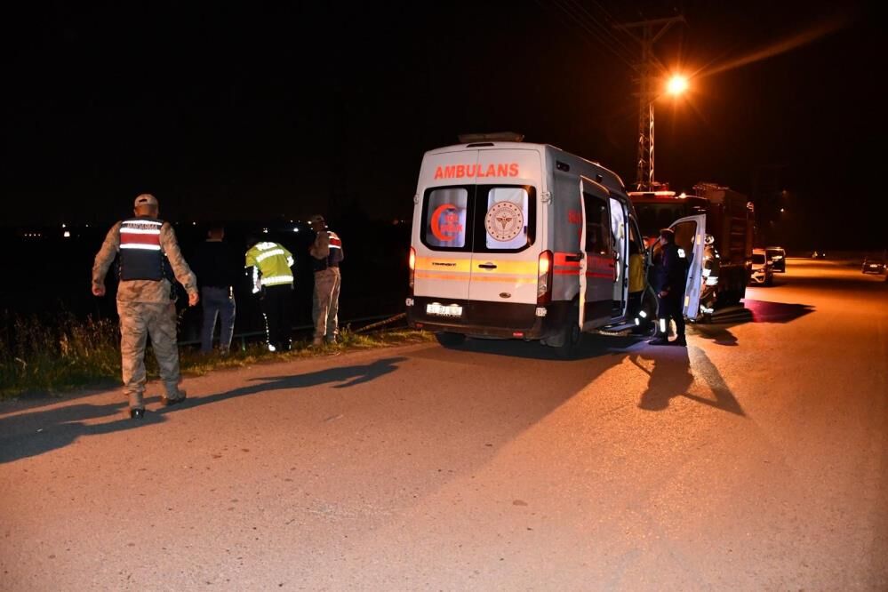 Şarampole Devri̇len Araç (3)