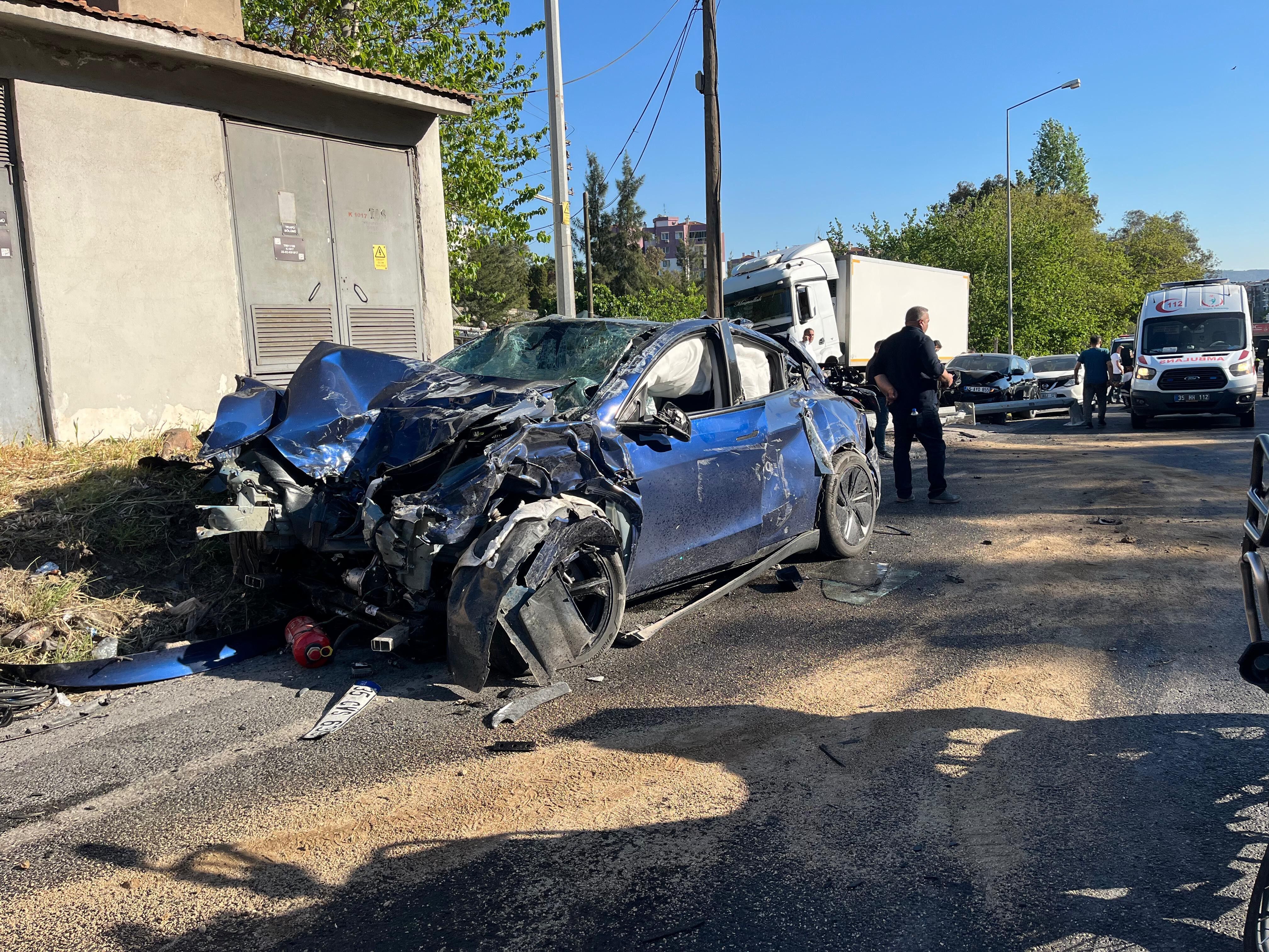 Sehit Polis 3 Can Kaybi Tir Faciasi Ile Ilgili Izmir Cumhuriyet Bassavciligindan Acikl (2)