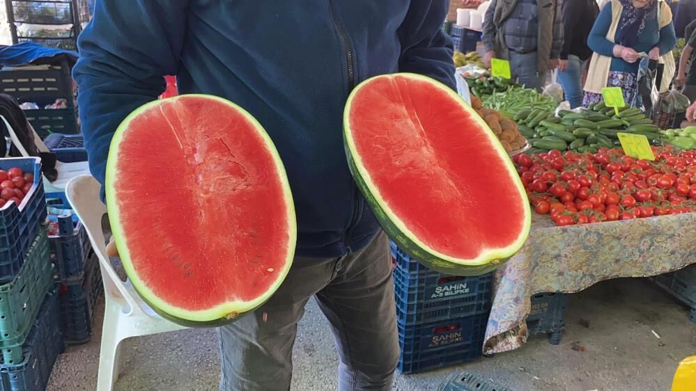 Sezonun Ilk Karpuzu Pazara Indi Dilim Dilim Satiliyor Yok Satiyor (3)