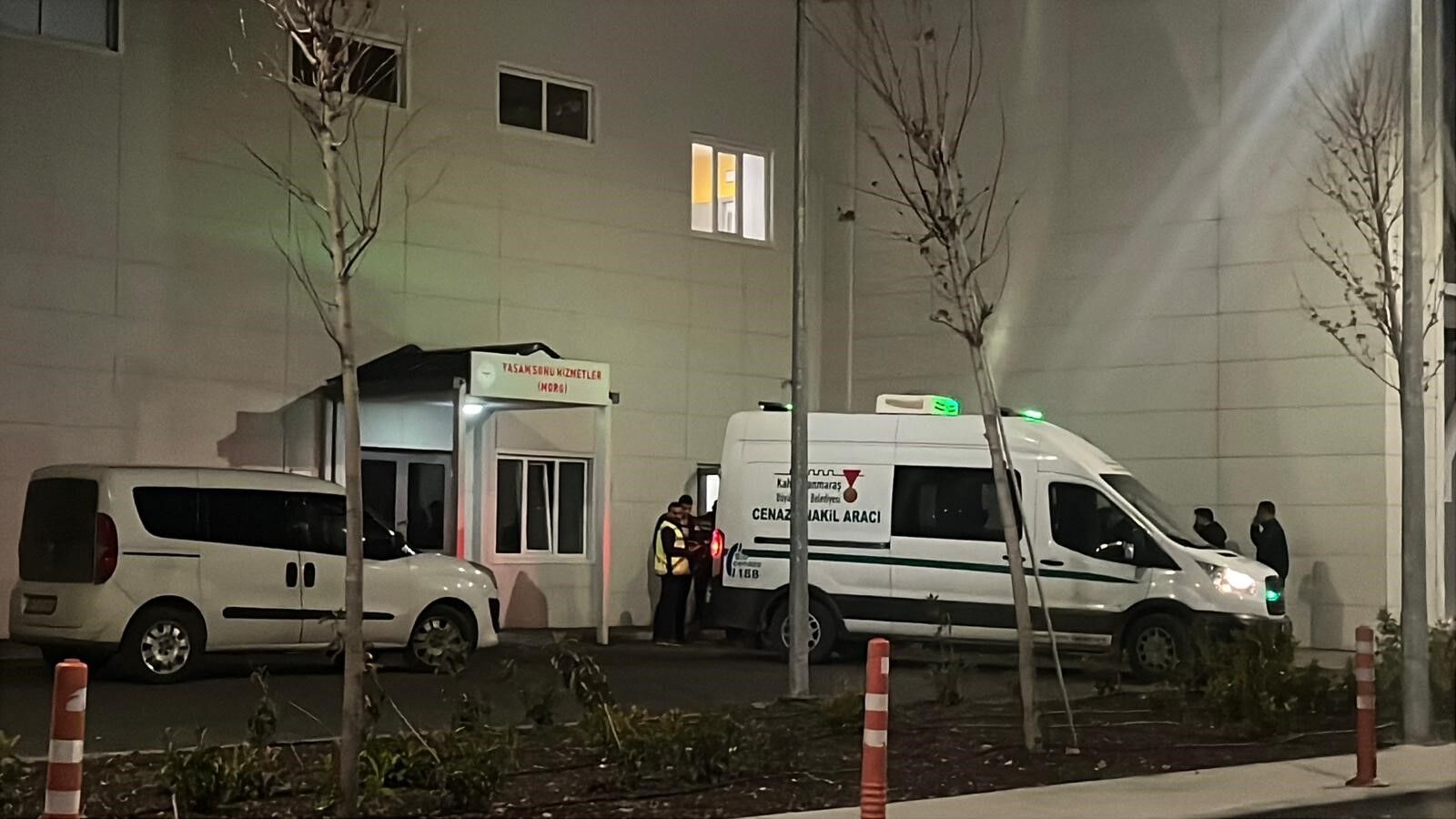 Silah Sesleri Mahalleyi Ayaga Kaldirdi Genc Kadin Evinde Katledildi (2)