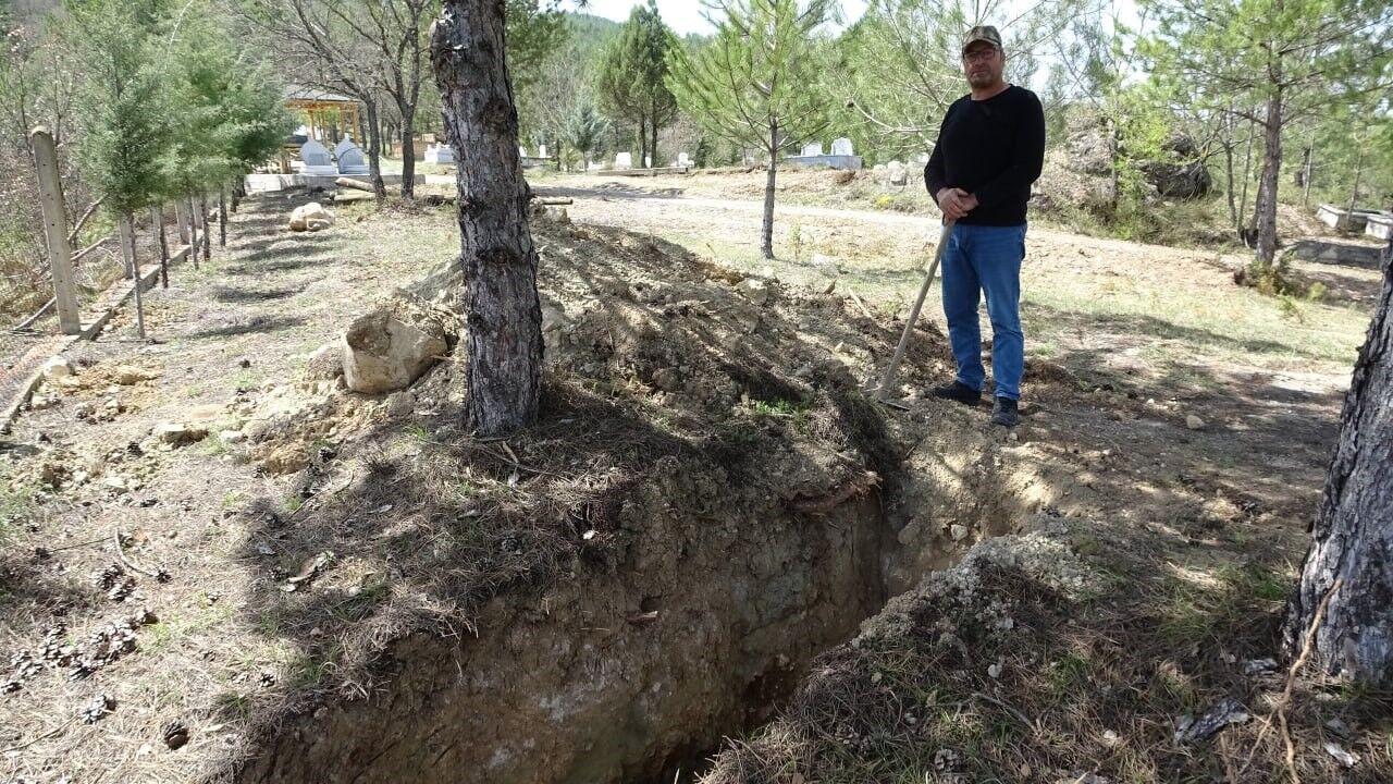Soke Eden Hikaye Dokuz Canimi Tukettim Diyerek Kendi Mezarini Kazdi (2)