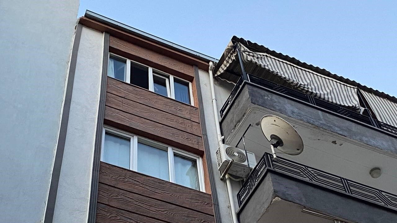 Temizlik Icin Girdigi Ev Sonu Oldu Cam Silerken 5 Kattan Dusen Kadin Hayatini Kaybetti (3)