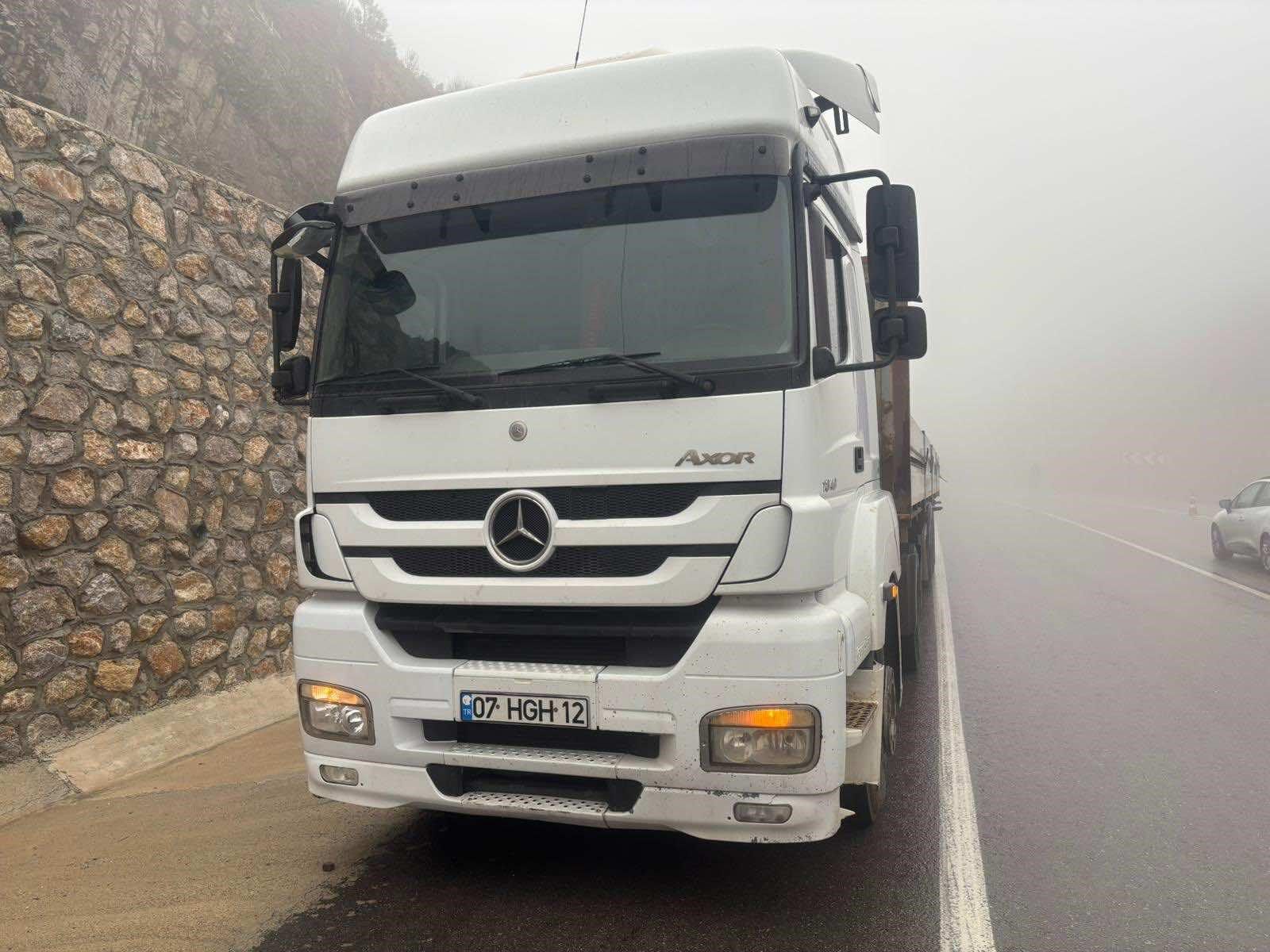 Tir Dorsesine Carpan Otomobilde Facia 6 Yasindaki Bilge Mila Hayatini Kaybetti (5)