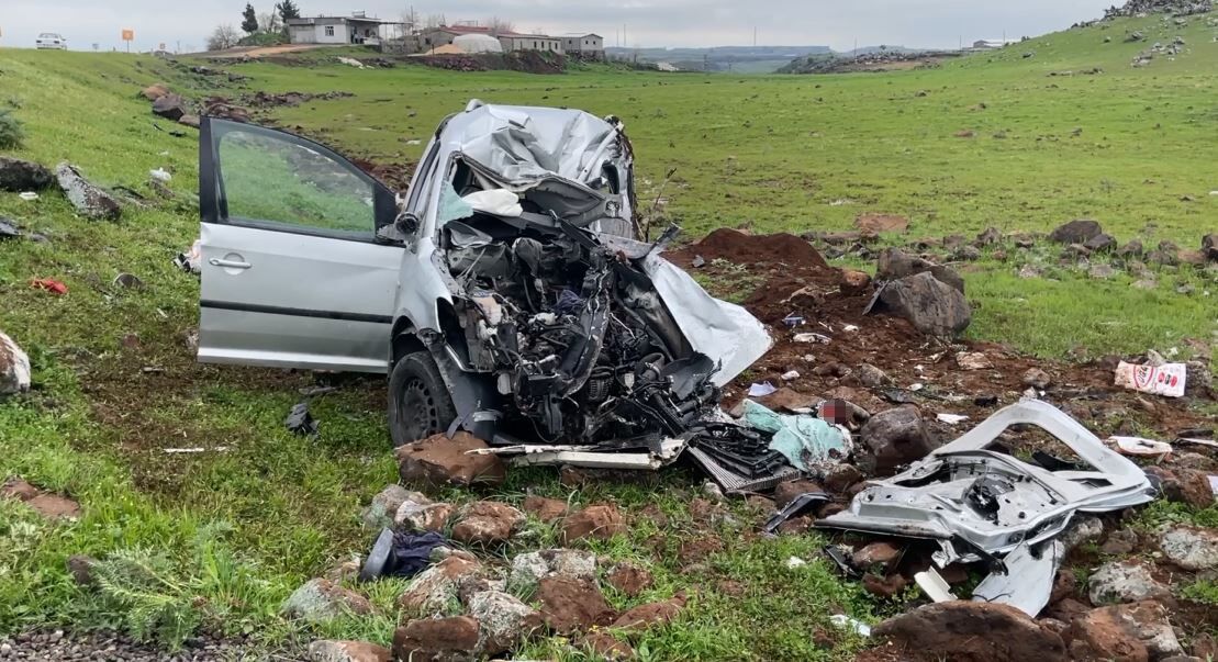 Tir Ile Hafif Ticari Arac Carpisti Ortalik Savas Alanina Dondu (4)