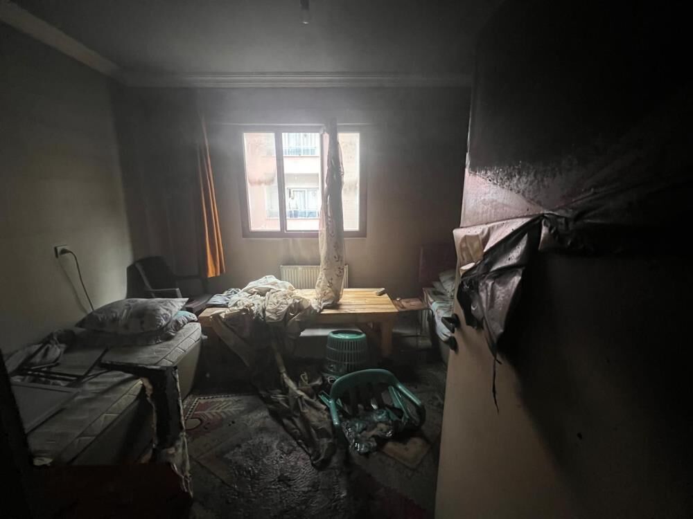 Turgutluda Dehset Evini Atese Verip Kacti (2)