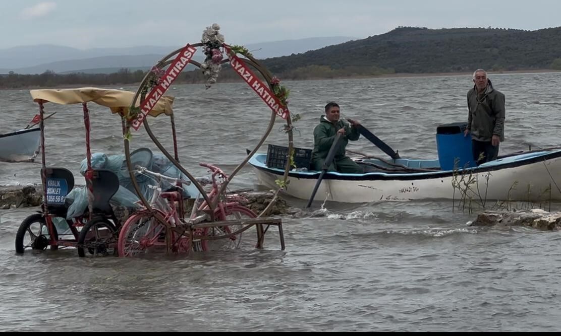 Uluabat Golu Yukseldi Golyazi Mahallesi Adeta Venedike Dondu (2)