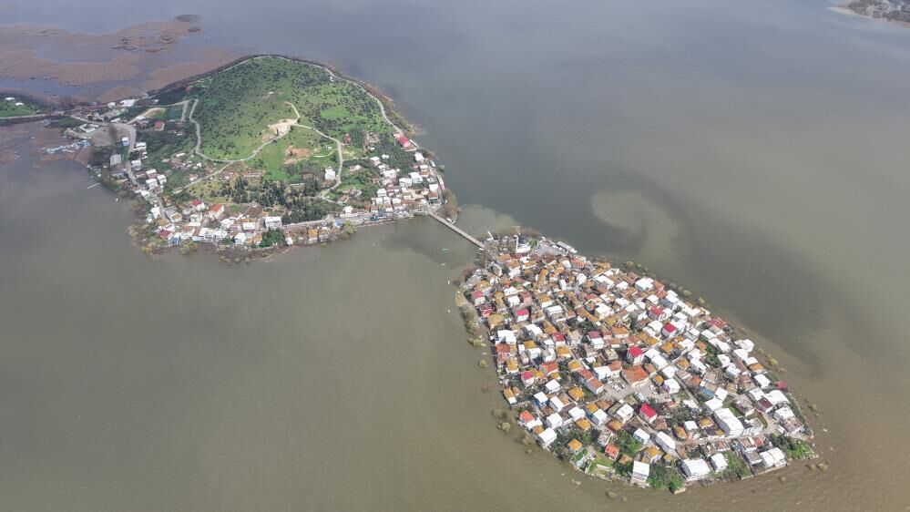 Uluabat Golu Yukseldi Golyazi Mahallesi Adeta Venedike Dondu (5)
