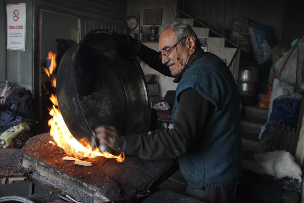 Unutulmaya Yuz Tutan Meslege 63 Yildir Direniyor Bu Meslek Benimle Bitecek (2)