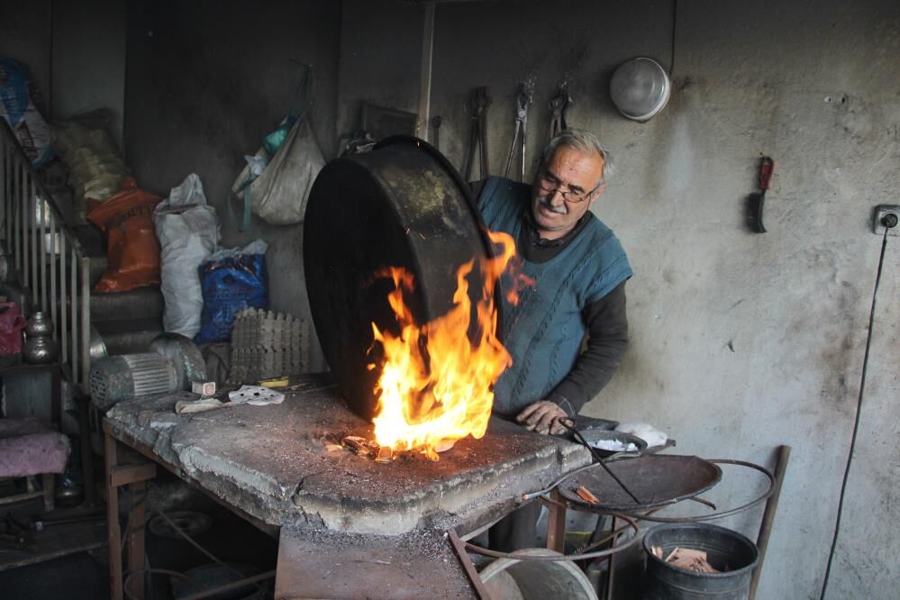 Unutulmaya Yuz Tutan Meslege 63 Yildir Direniyor Bu Meslek Benimle Bitecek (3)