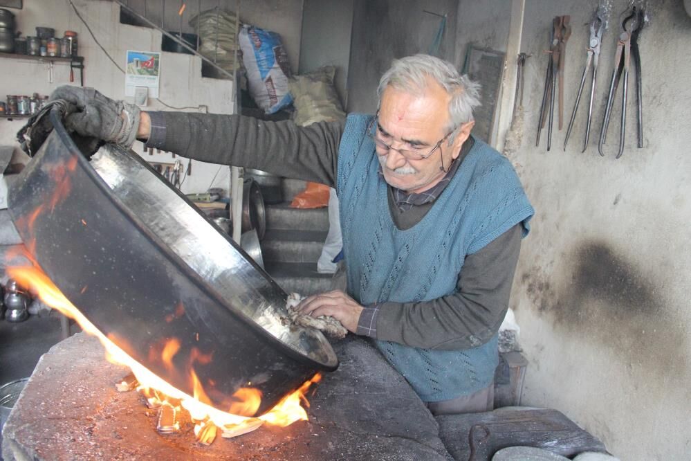 Unutulmaya Yuz Tutan Meslege 63 Yildir Direniyor Bu Meslek Benimle Bitecek (4)