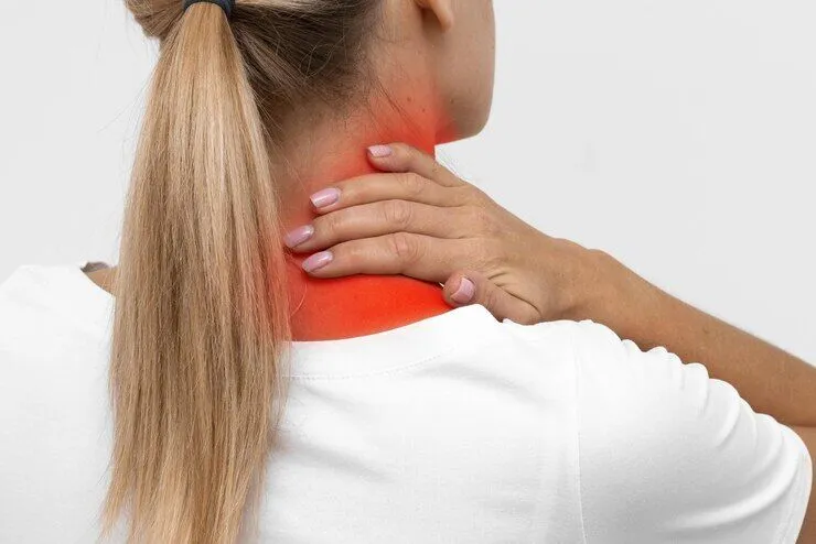 Uzmandan Kritik Uyari Boyundaki Sislik Agizda Gecmeyen Yara Kansere Isaret Edebilir (1)