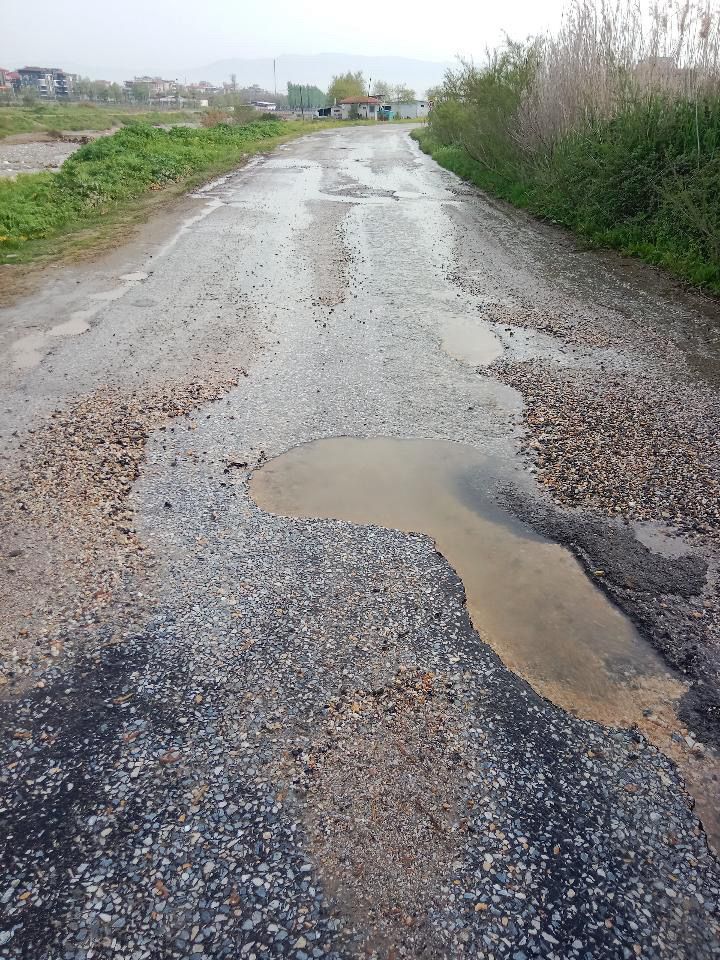 Vatandaşlar Çelikli Mahallesi Yolunun Düzeltilmesini Istiyor (1)-1