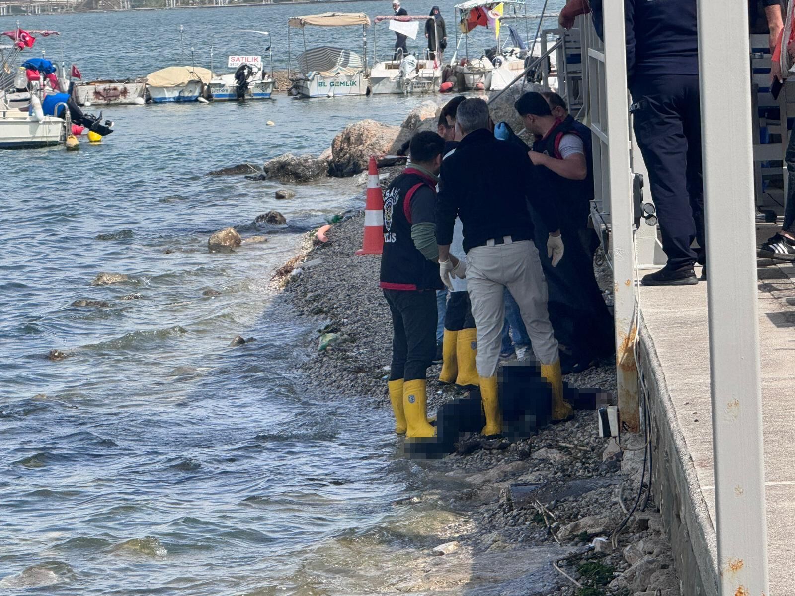 Vatandaslar Ihbar Etti Ekipler Harekete Gecti Olu Bulundu (1)