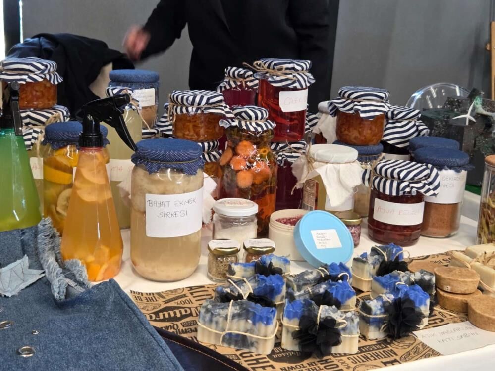 Yok Artik Dedirten Uretim Sogan Kabugundan Ruj Yaptilar (3)