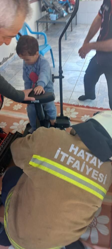 Yurekleri Agza Getiren Anlar Aile Caresiz Kaldi Itfaiye Yetisti (4)