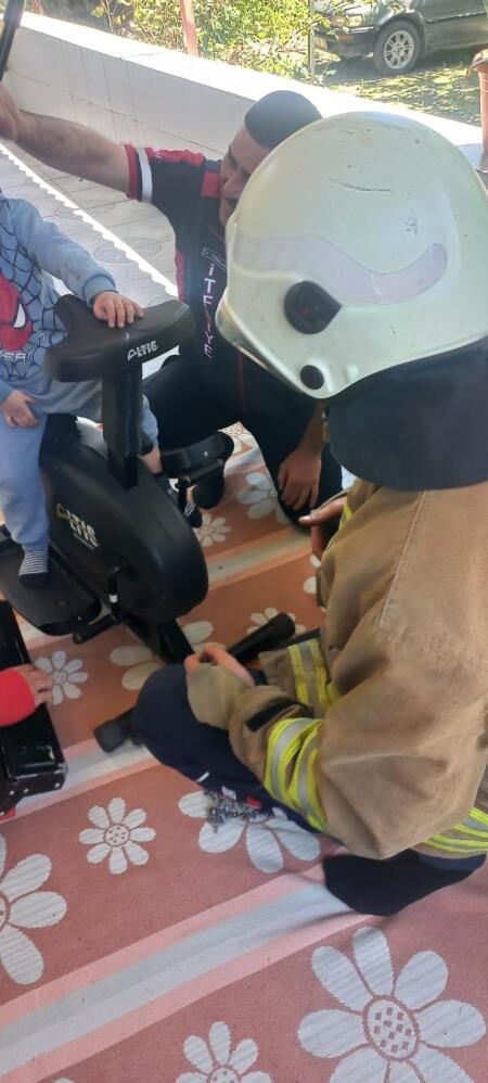 Yurekleri Agza Getiren Anlar Aile Caresiz Kaldi Itfaiye Yetisti (5)