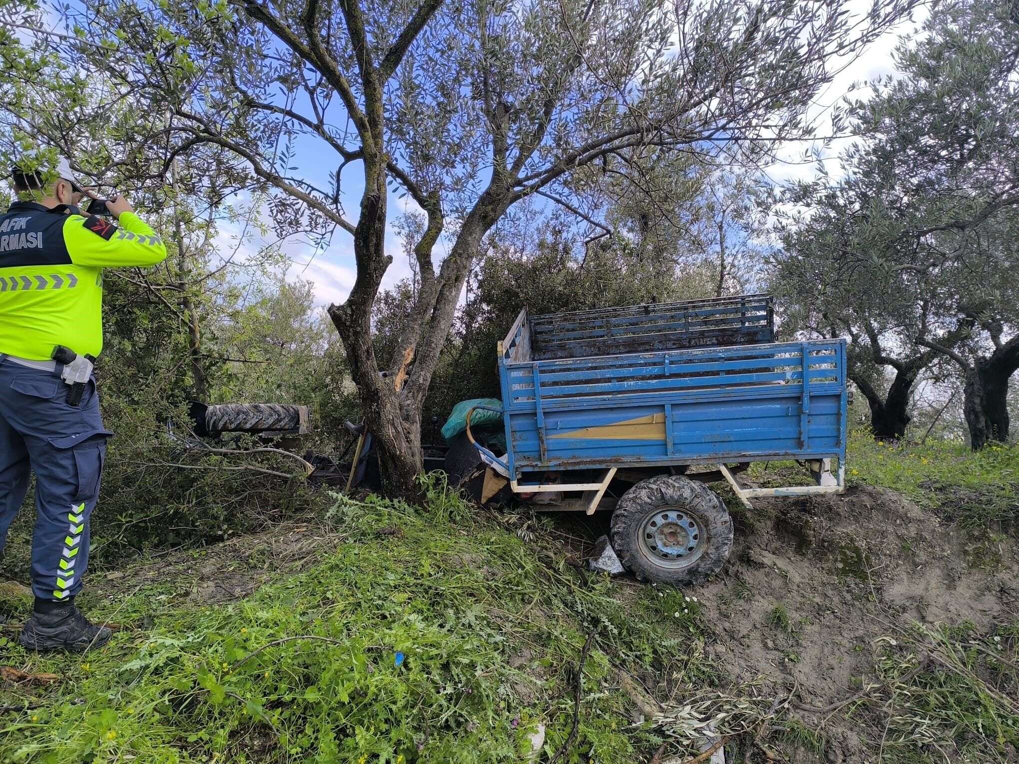 Zeytin Bahcesinde Aci Son Itfaiye Ekipleri Cikardi Ama Kurtarilamadi (3)