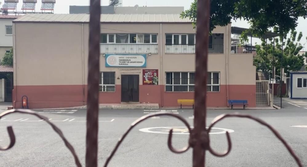 7 Yasindaki Ogrenciye Heimlich Mucizesi Olumle Yasam Arasinda 1 Dakika (4)