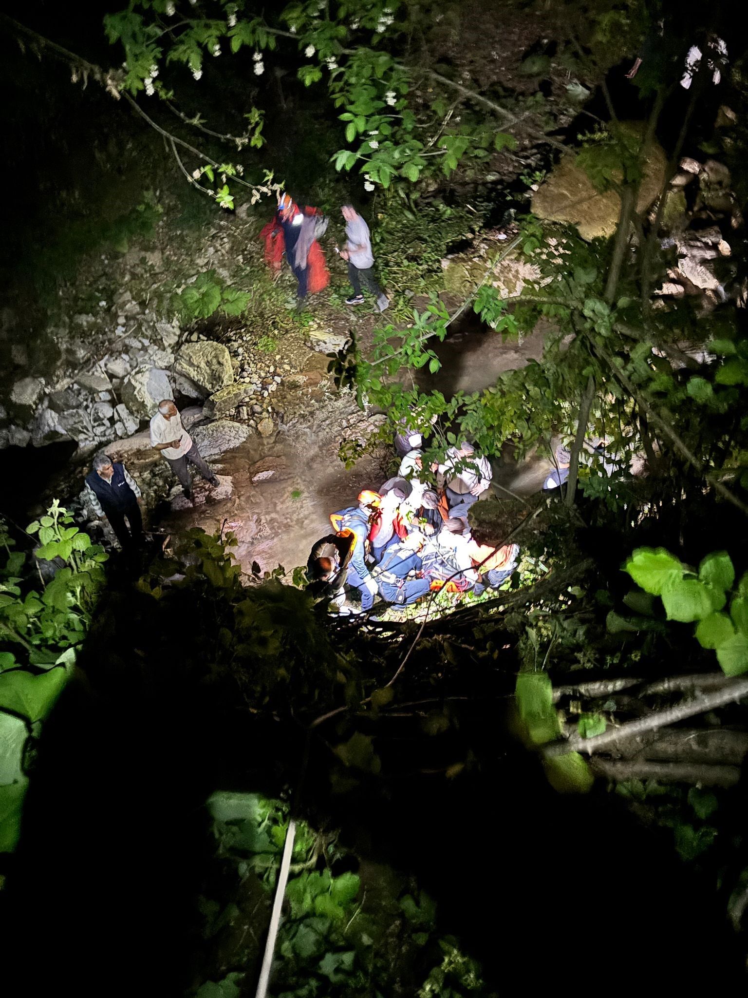 Bahcesinde Temizlik Yaparken Ucuruma Yuvarlandi Aci Haber Geldi (5)