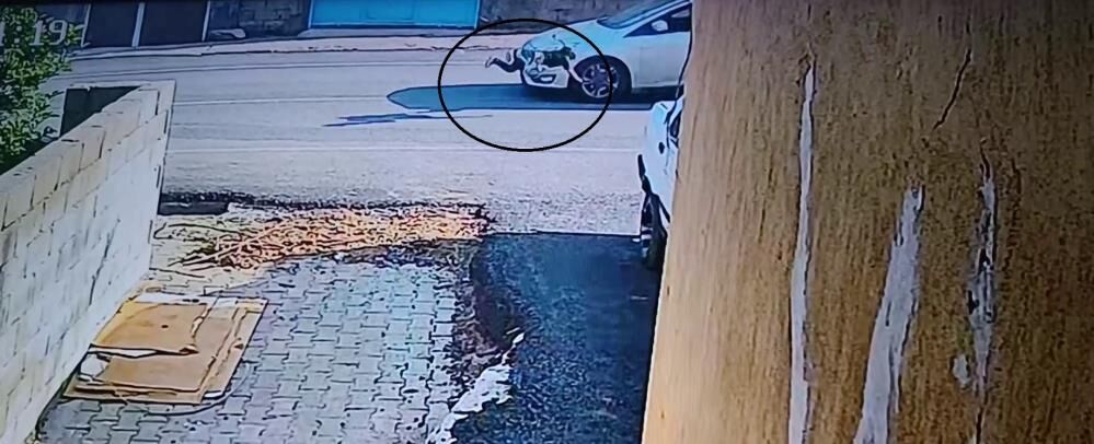 Bir Anda Yola Cikti Olumle Burun Buruna Geldi 5 Yasindaki Cocuga Otomobil Carpti (3)