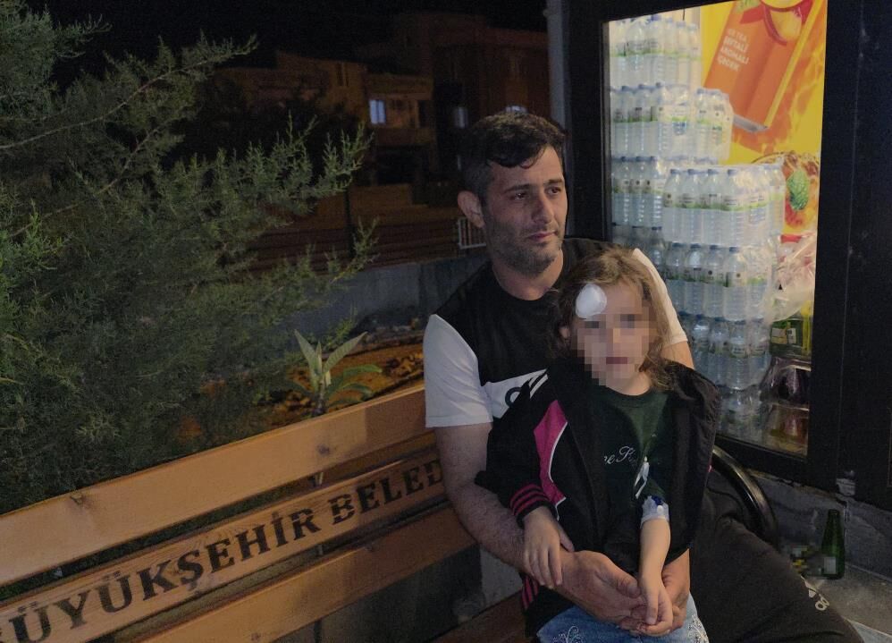Bir Anda Yola Cikti Olumle Burun Buruna Geldi 5 Yasindaki Cocuga Otomobil Carpti (4)